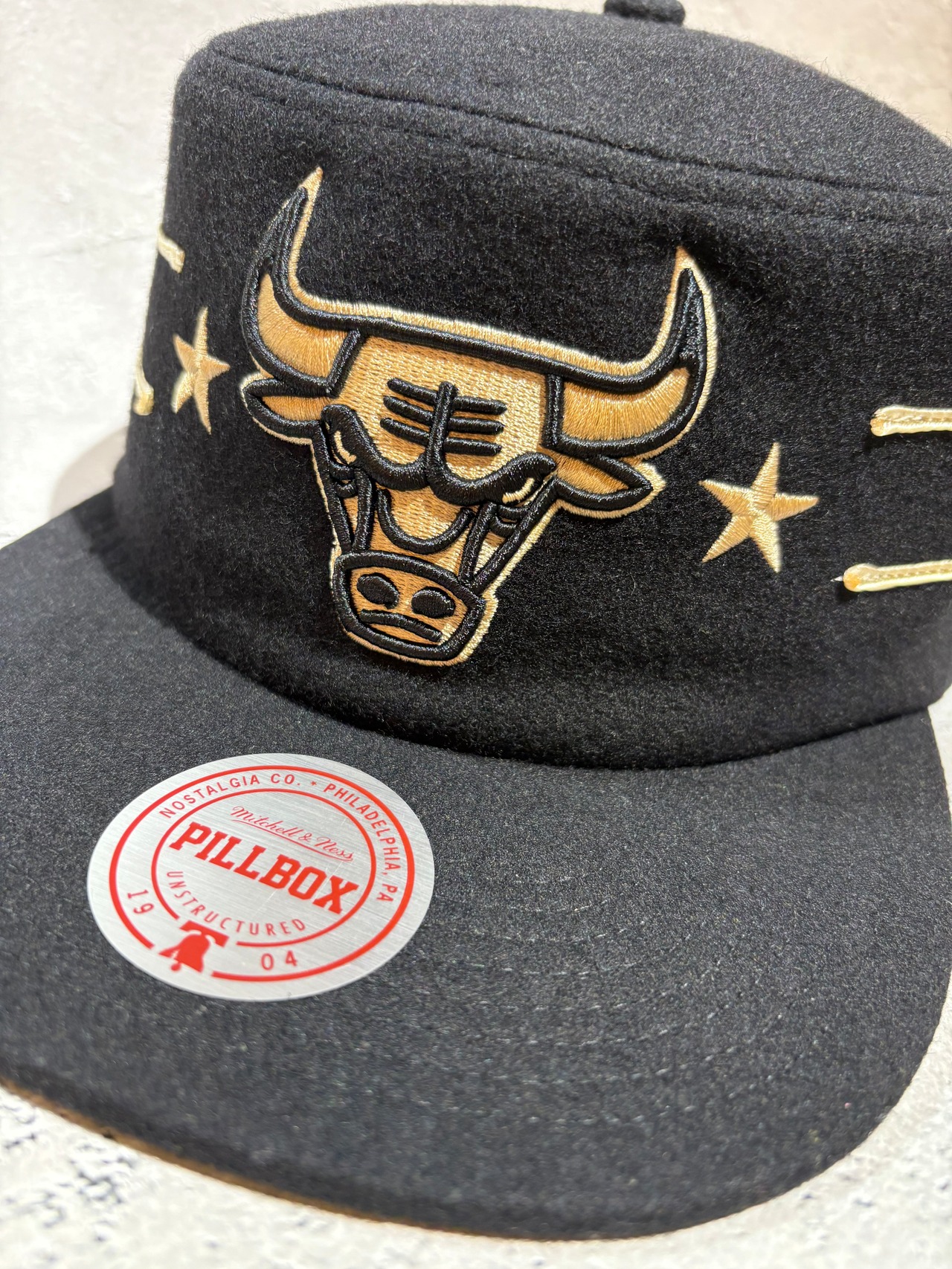 Mitchell＆Ness/ミッチェルアンドネス NBA シカゴ・ブルズ Retro Roots  ピルボックス キャップ ブラック