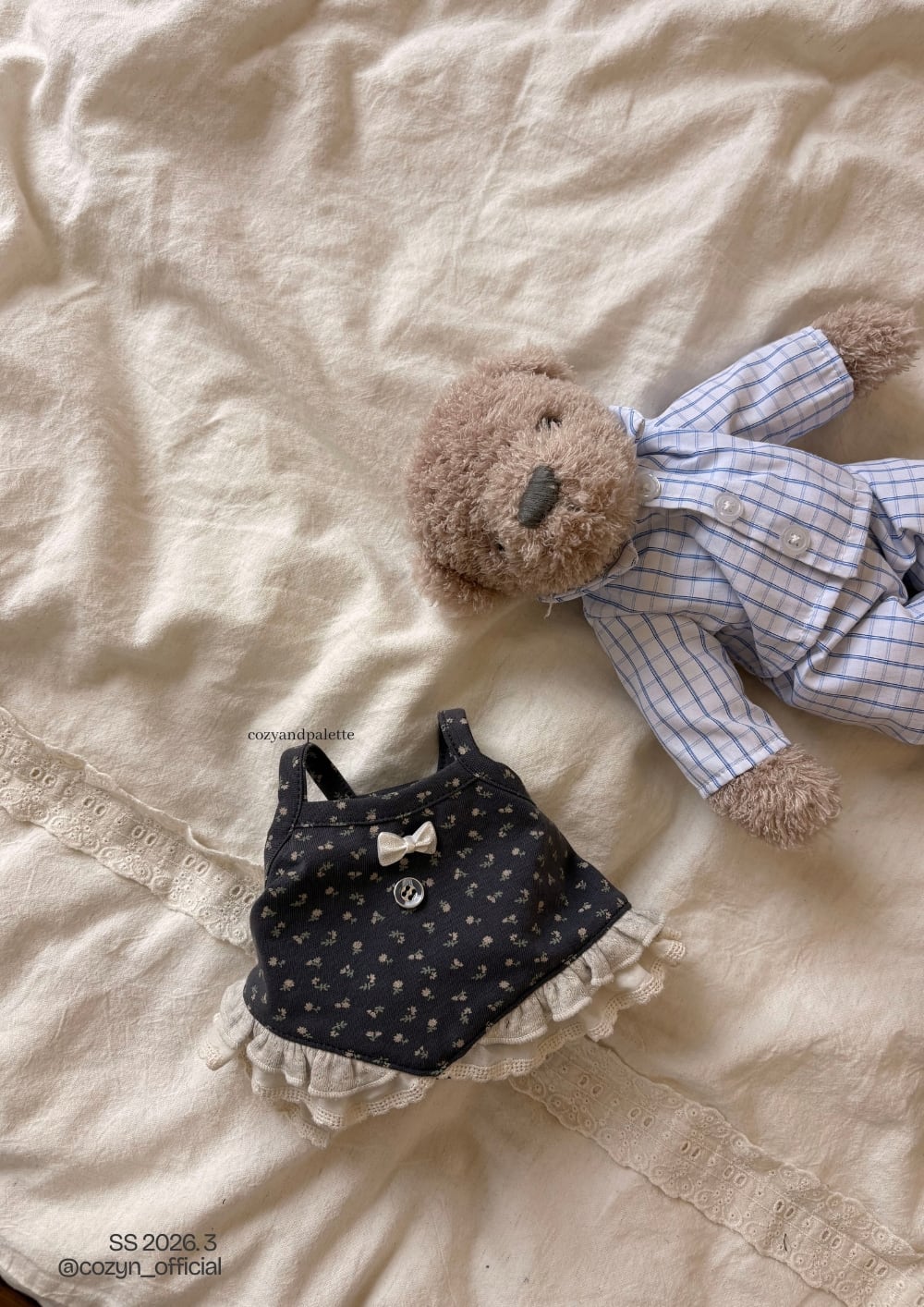 予約【COZY N】Vintage V-Cut Crop Top