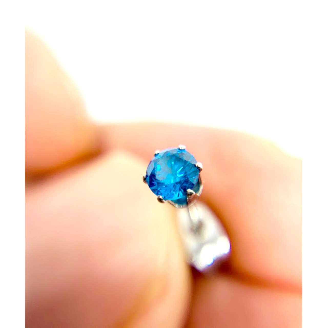 ストーンステンレスピアス（サントリーニブルー）CZSBL 4mm