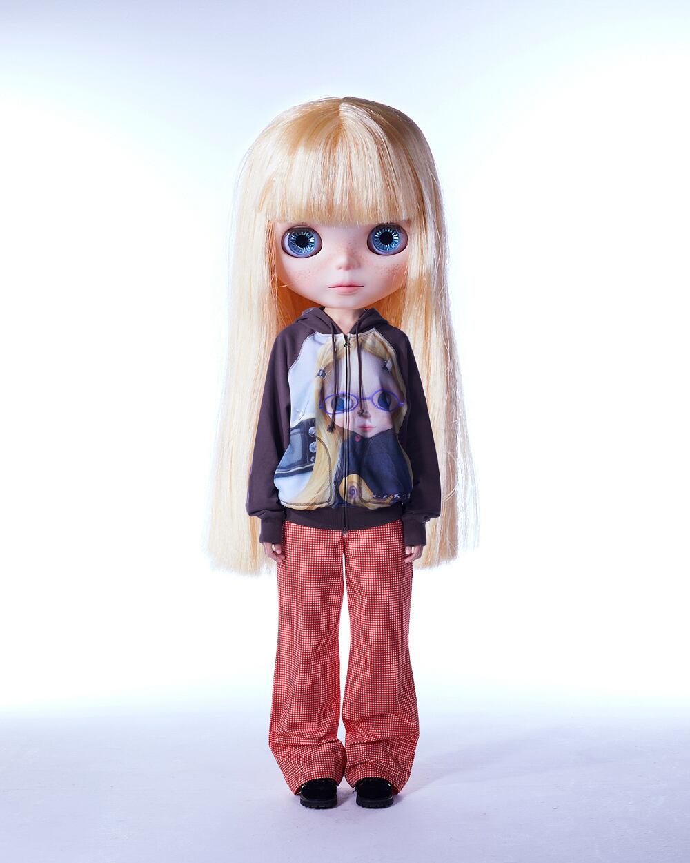 ☆[RESELL][COYSEIO] COYSEIO X BLYTHE GRAPHIC ZIP-UP HOODIE BROWN