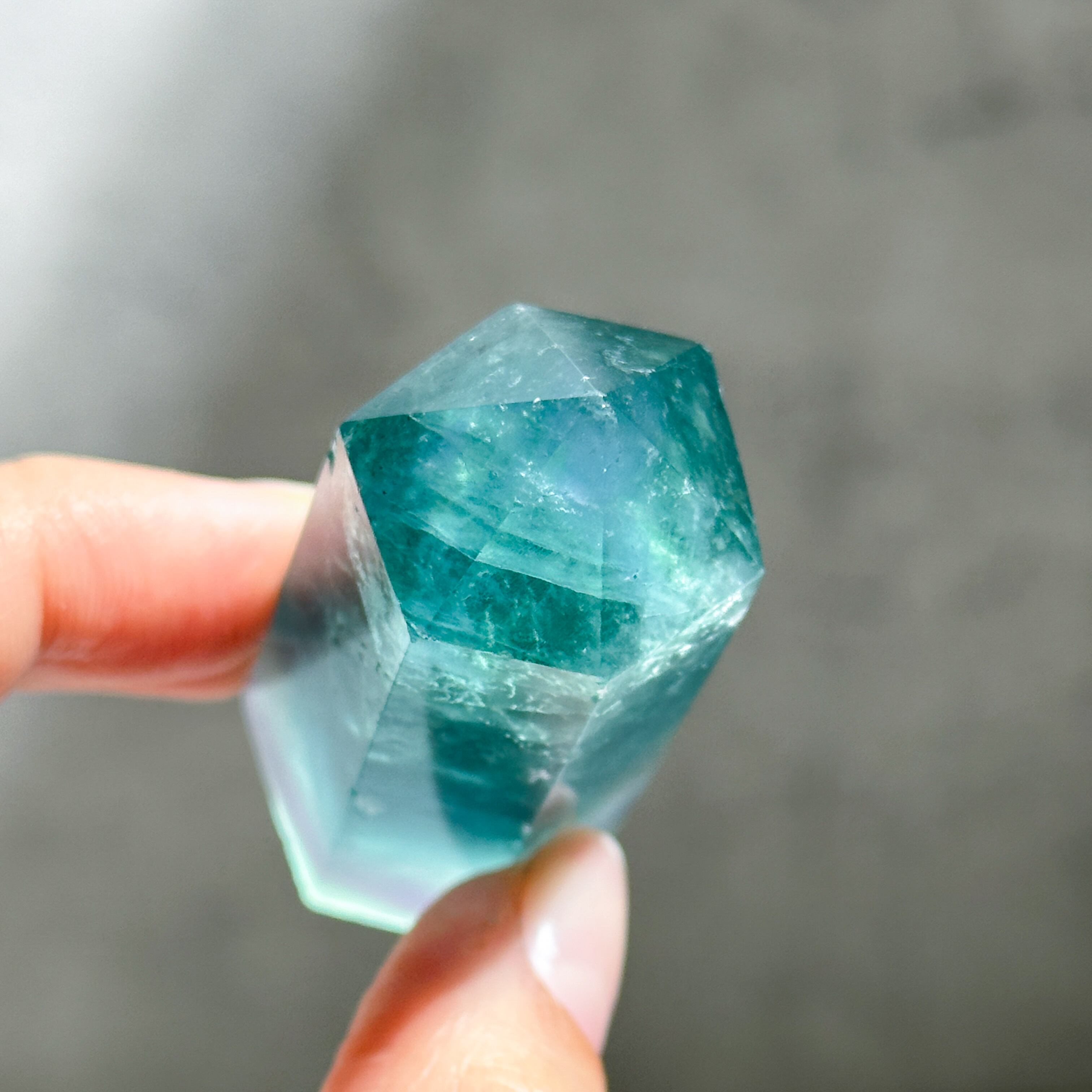 虹◎レインボーフローライト タワー型61◇ Rainbow Fluorite ◇天然石