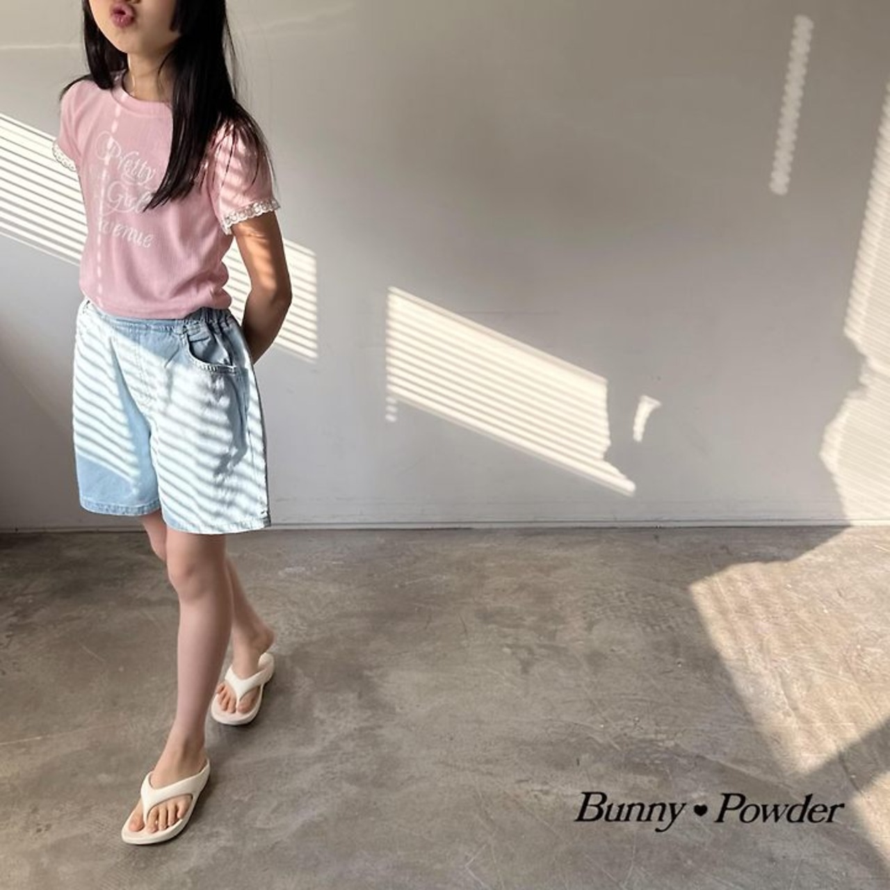 [Bunny Powder] (Planning) Heart Denim Pants / [버니파우더] 기획)하트데님반팬츠
