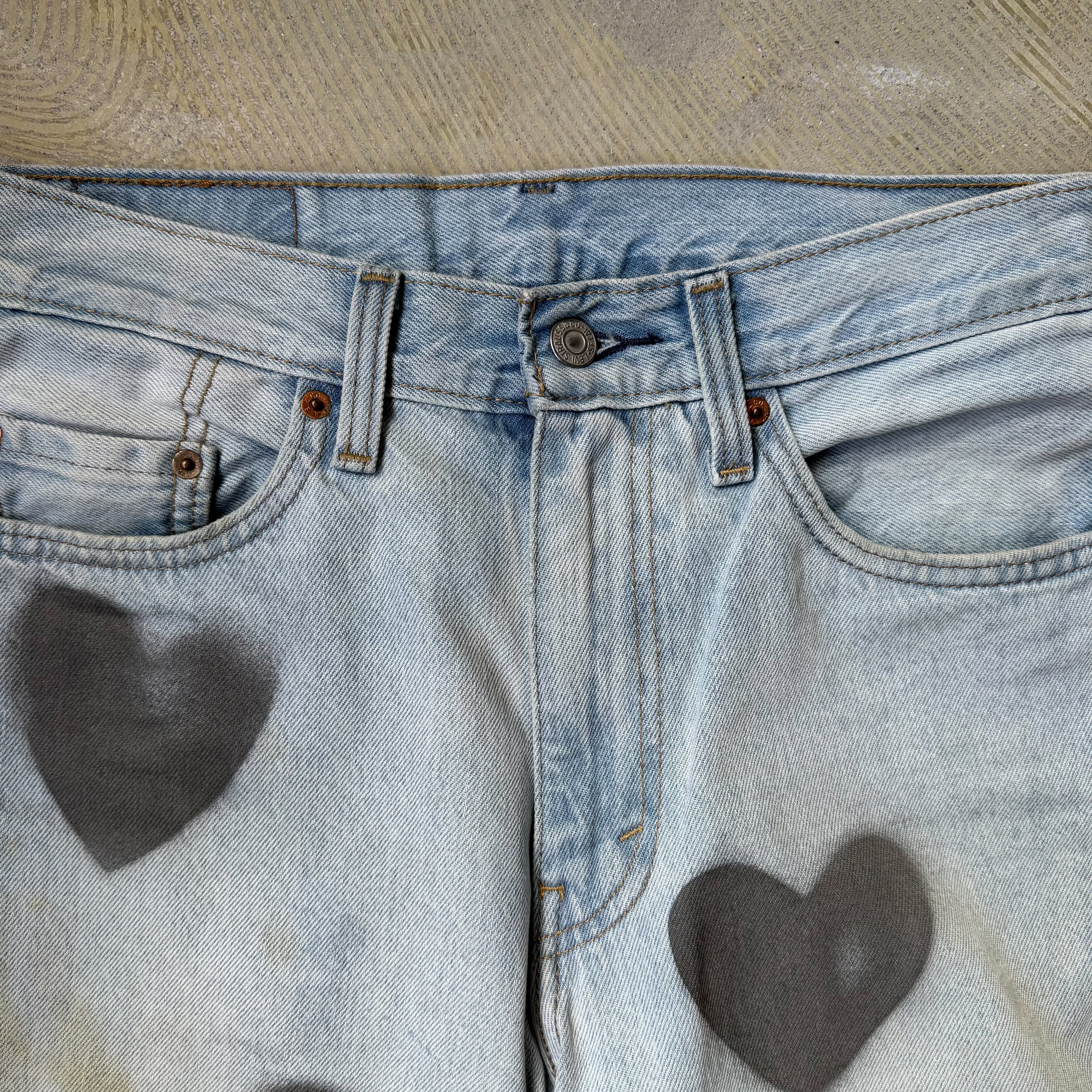 LEVI'S】 HEART STENCIL ART DENIM PANTS / リーバイス ハート
