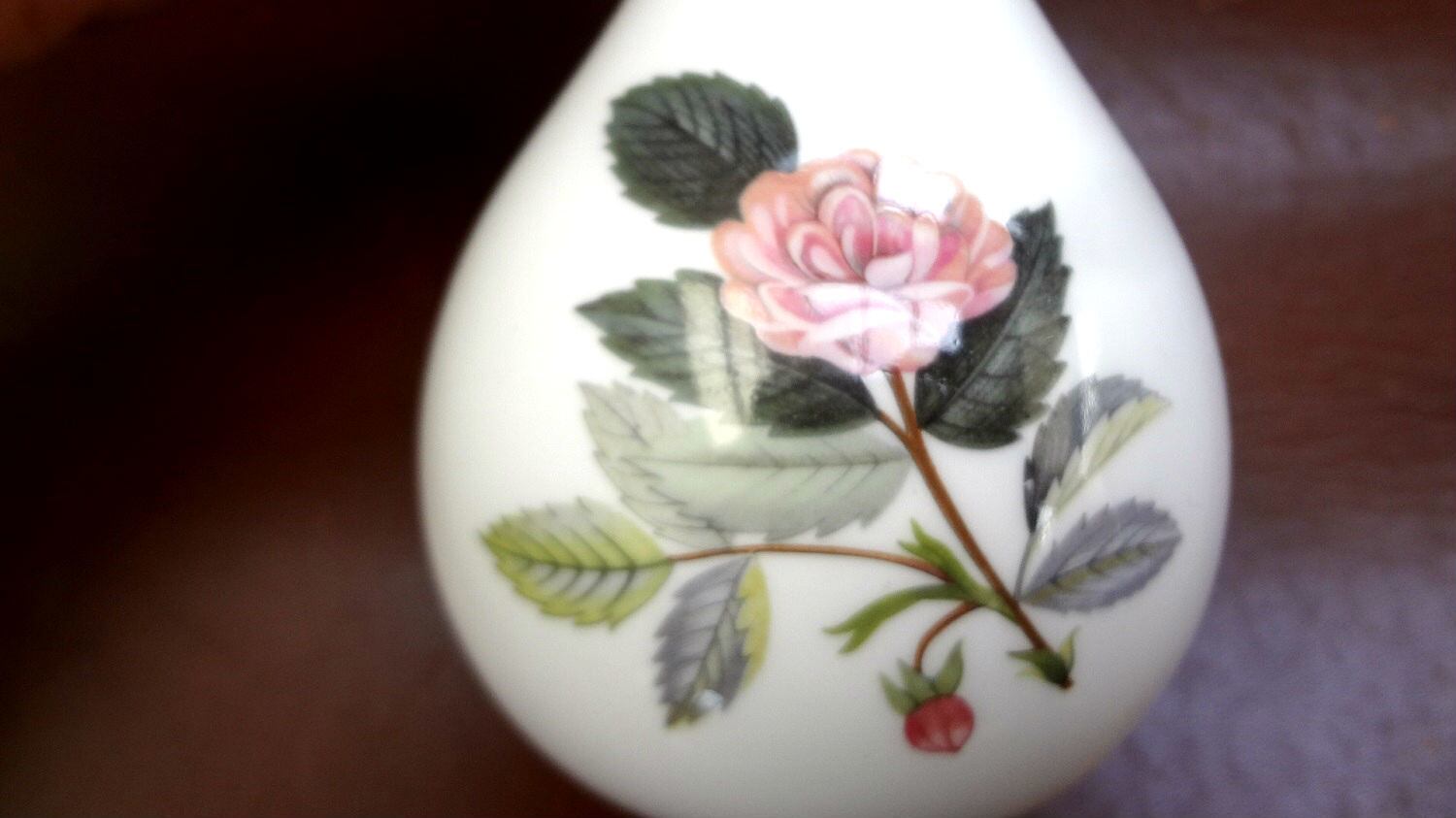 ウェッジウッド ハサウェイローズ フラワーベース | 雑貨wilko