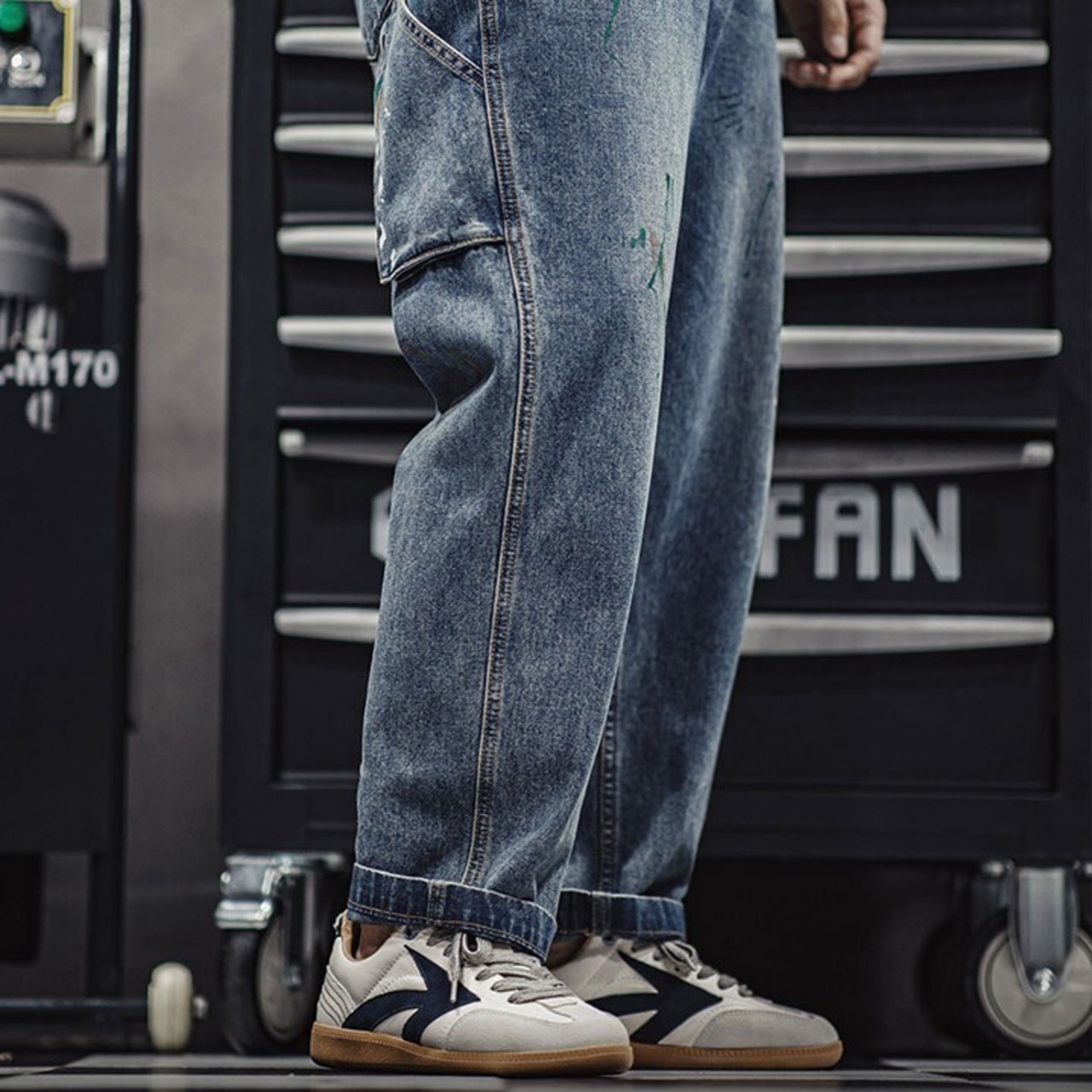 Classic Design White Sneakers / クラシック デザイン ホワイト スニーカー