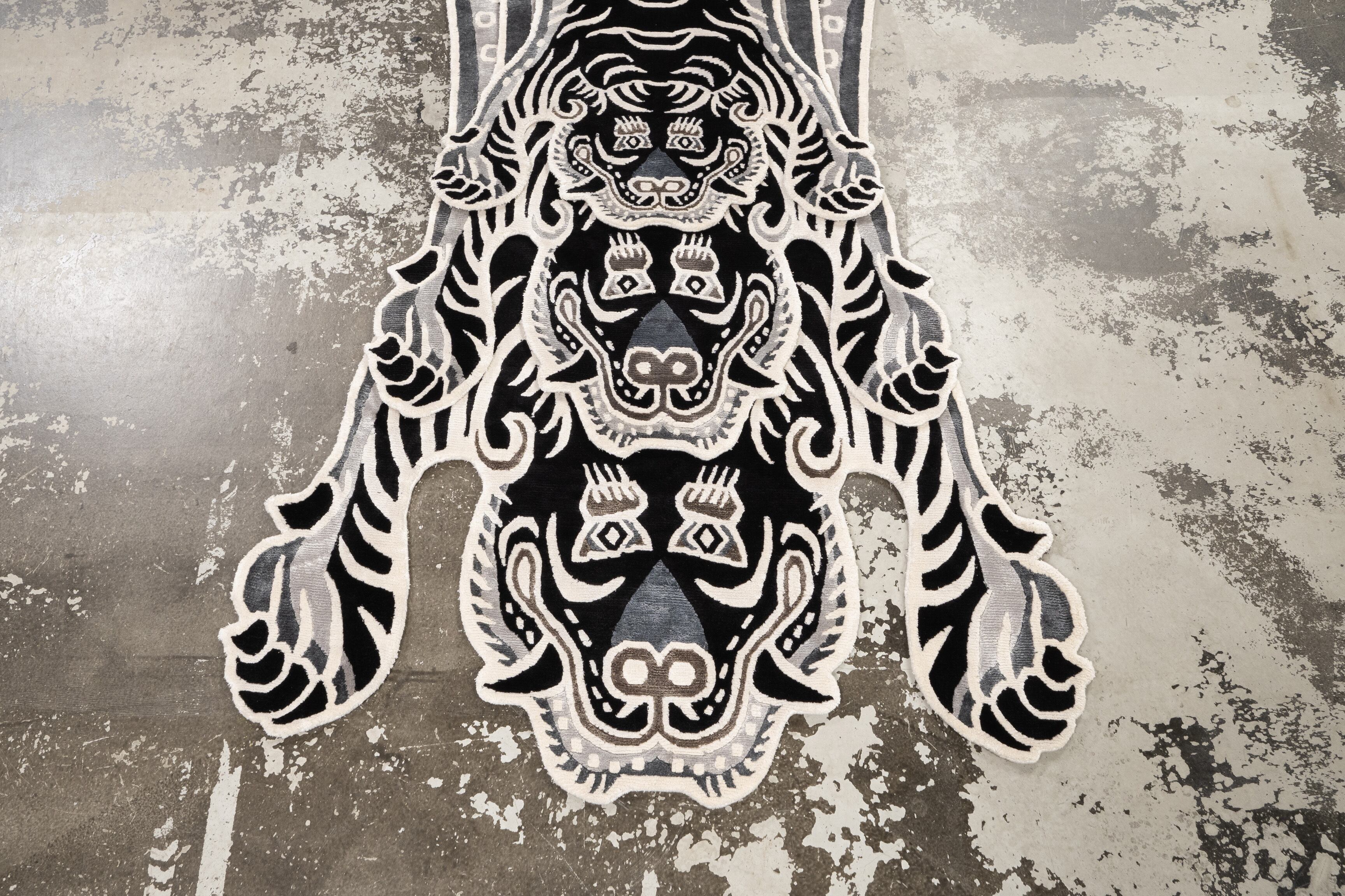 Tibetan Tiger Rug 《Lサイズ•シルク•オリジナル1•モノクロ196