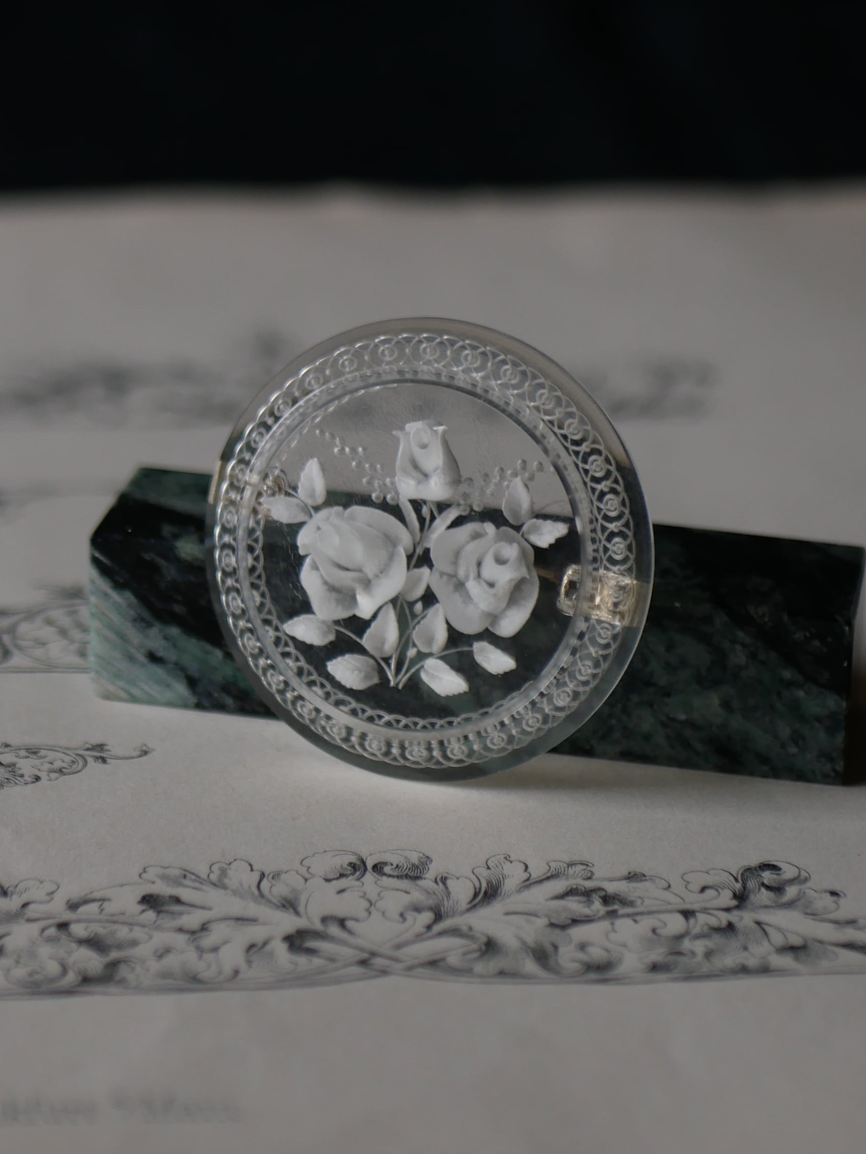 ルーサイトブローチⅠ フランスヴィンテージ ヴィンテージアクセサリー ブロカント