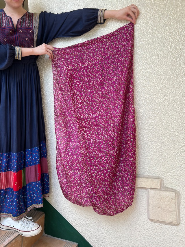 Vintage indian silk purple floral scarf ( ヴィンテージ インドシルク パープル 花柄 シルク スカーフ )