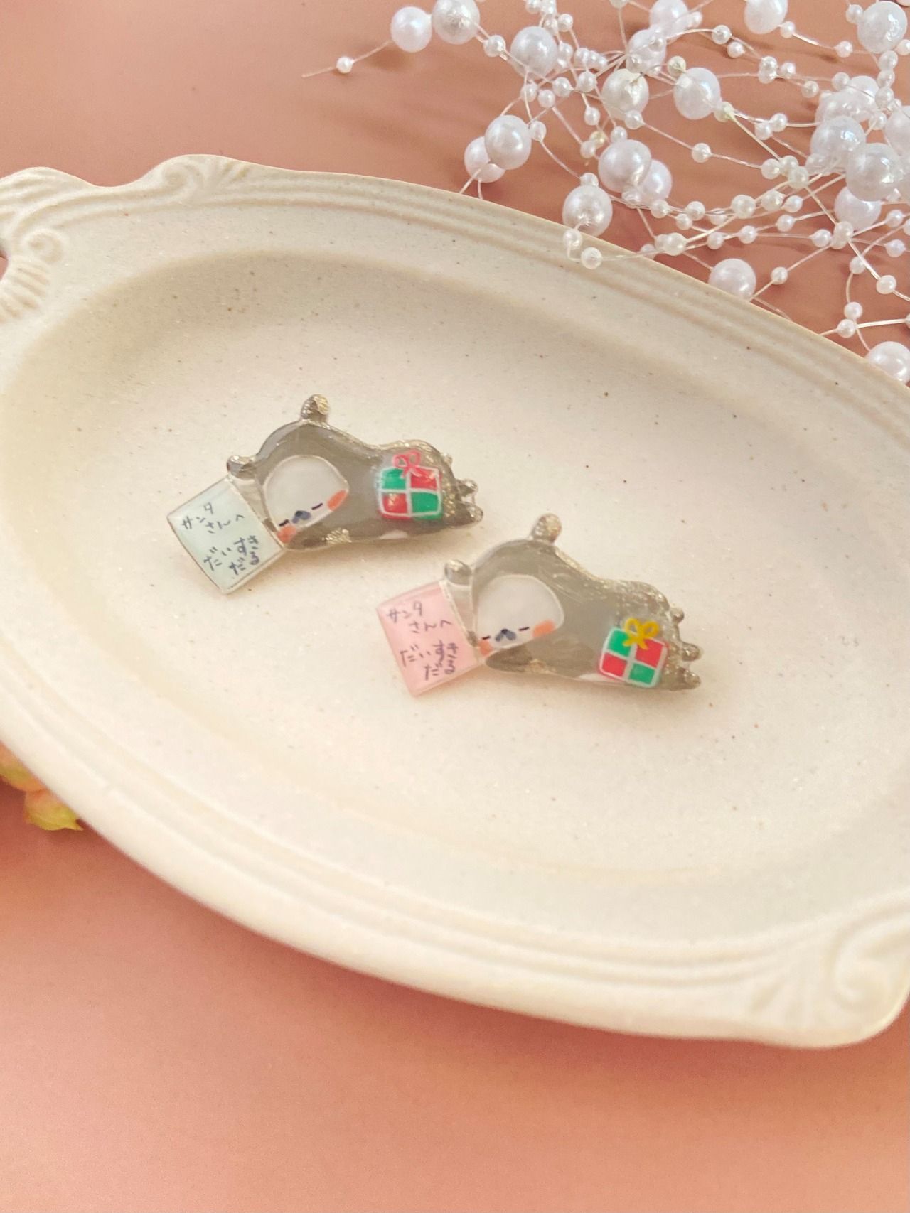 ブローチ『サンタさん、大好きだる♡』