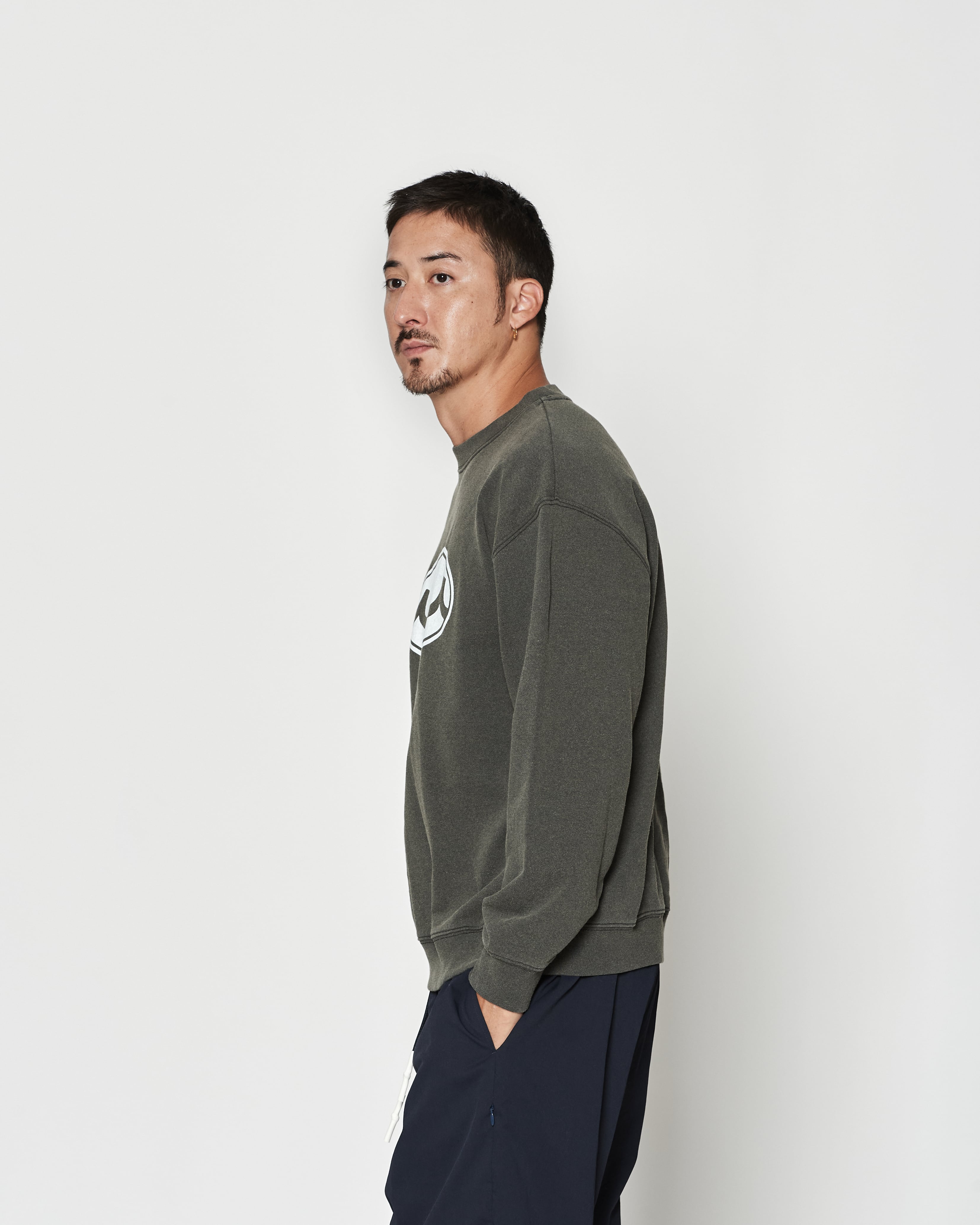 muta MARINE × ACANTHUS エイジング サークルロゴ スウェット