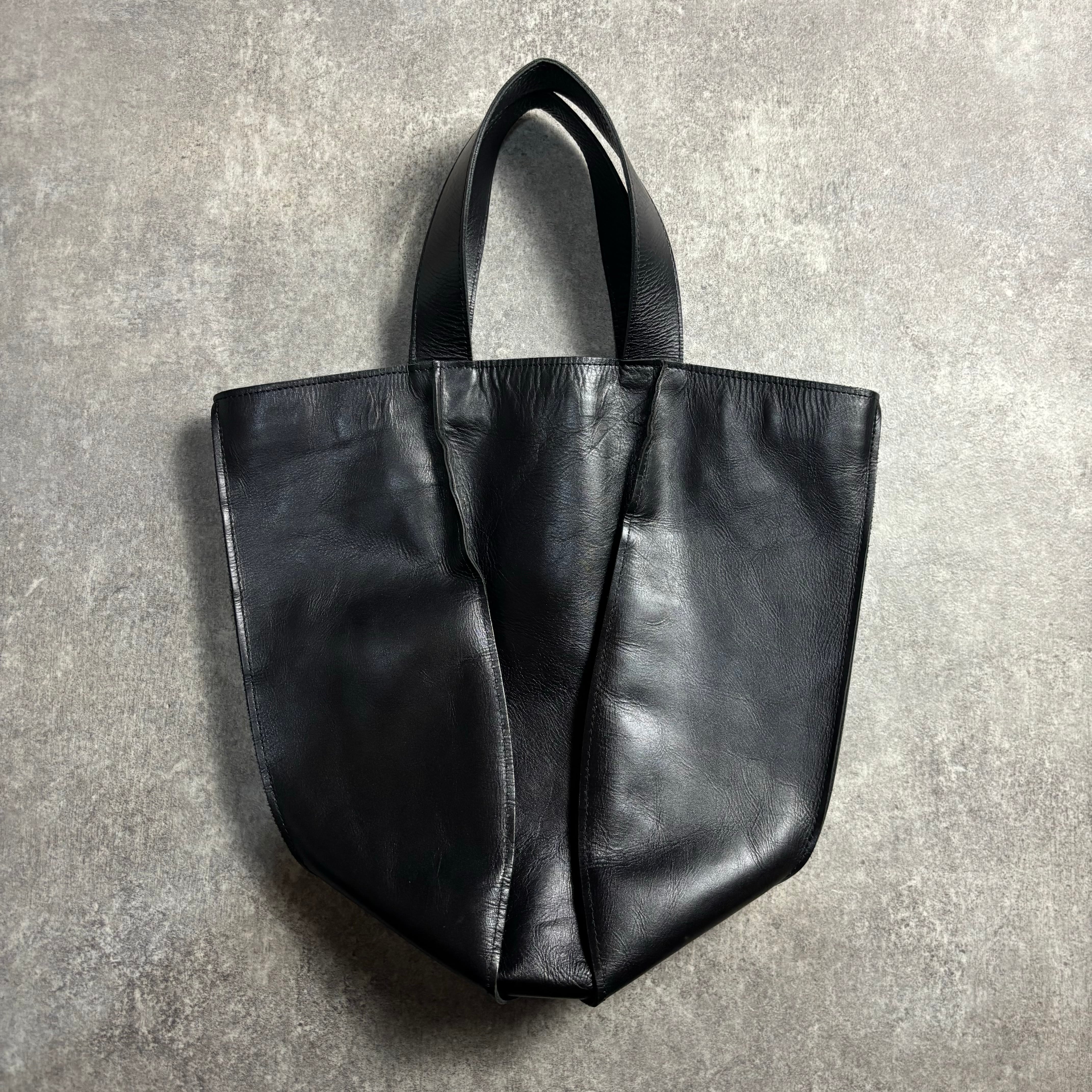 COMME des GARCONS トートバッグ レザー アーカイブ ブラック COMME des GARCONS トートバッグ レザー アーカイブ ブラック | LOST