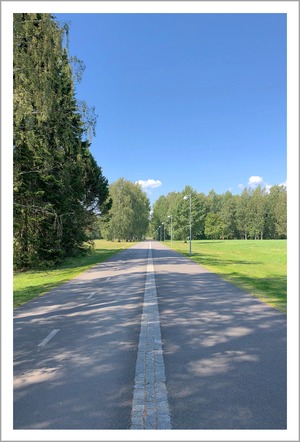 Helsinki（ヘルシンキ）の一本道｜フィンランドの風景ポストカード