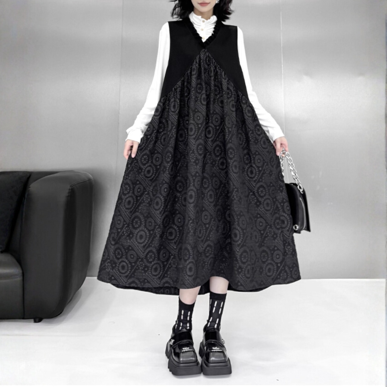 Dark V-neck vest dress (ME102)