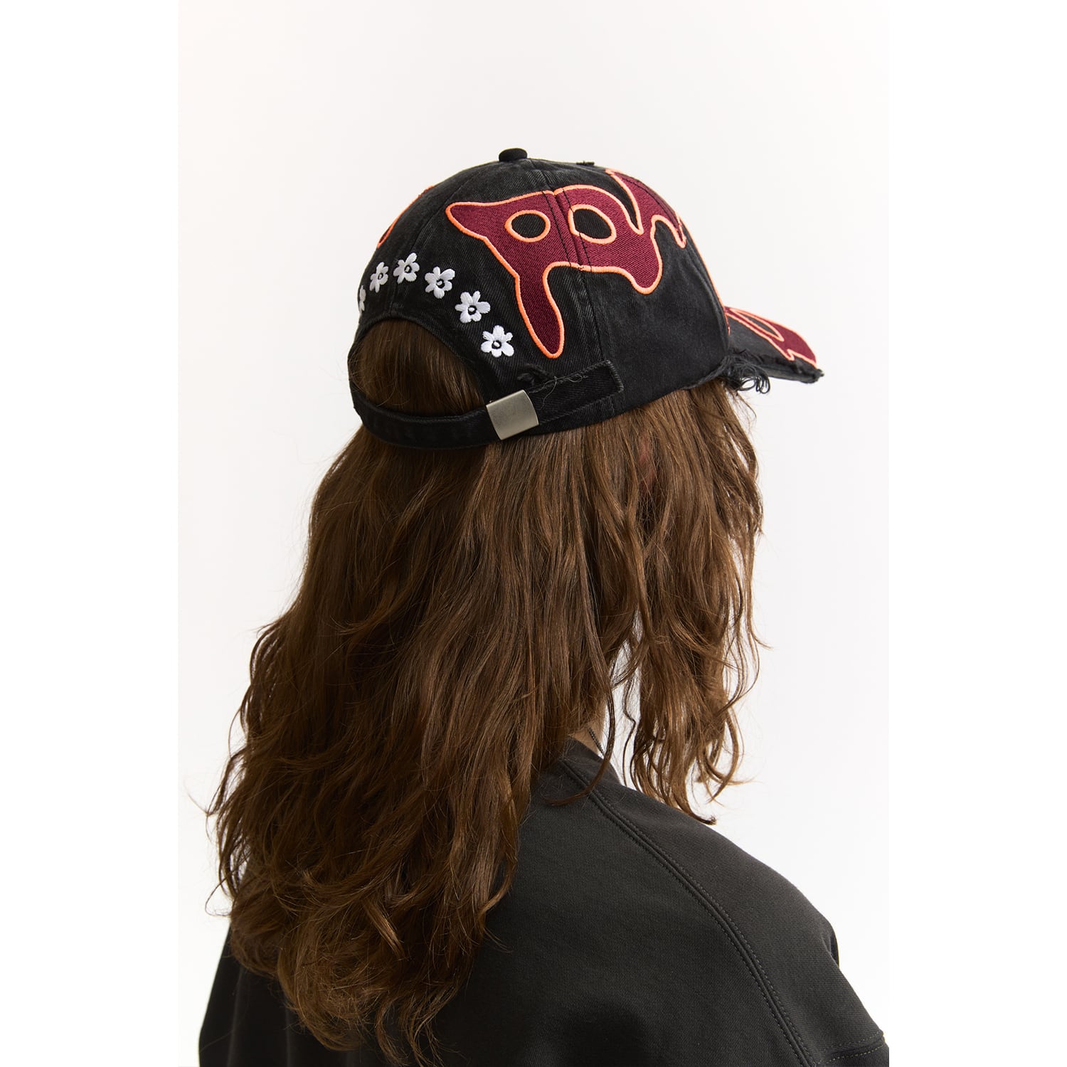 UNEEK BASEMNT - Discover independent style.