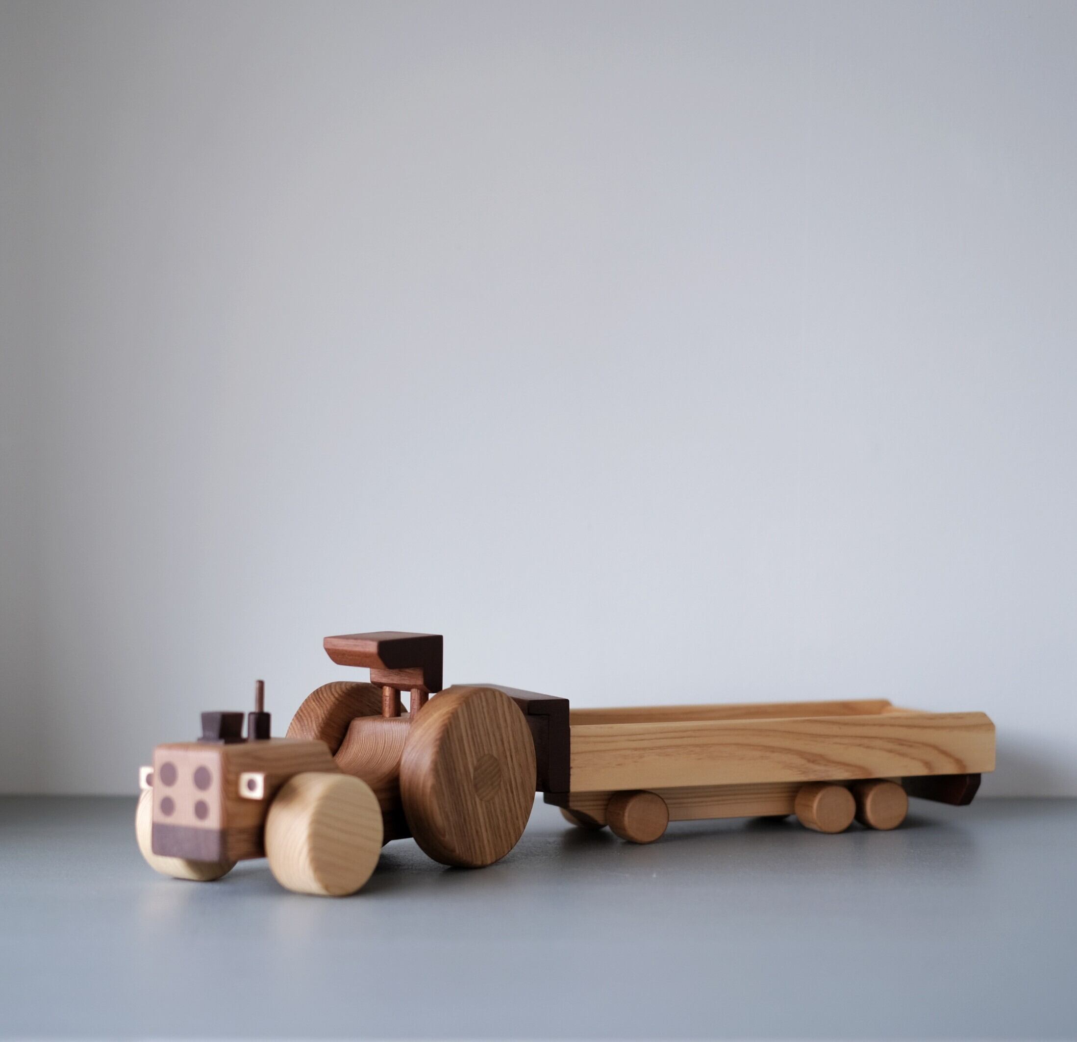 木のおもちゃ トラクター | ulue furniture works