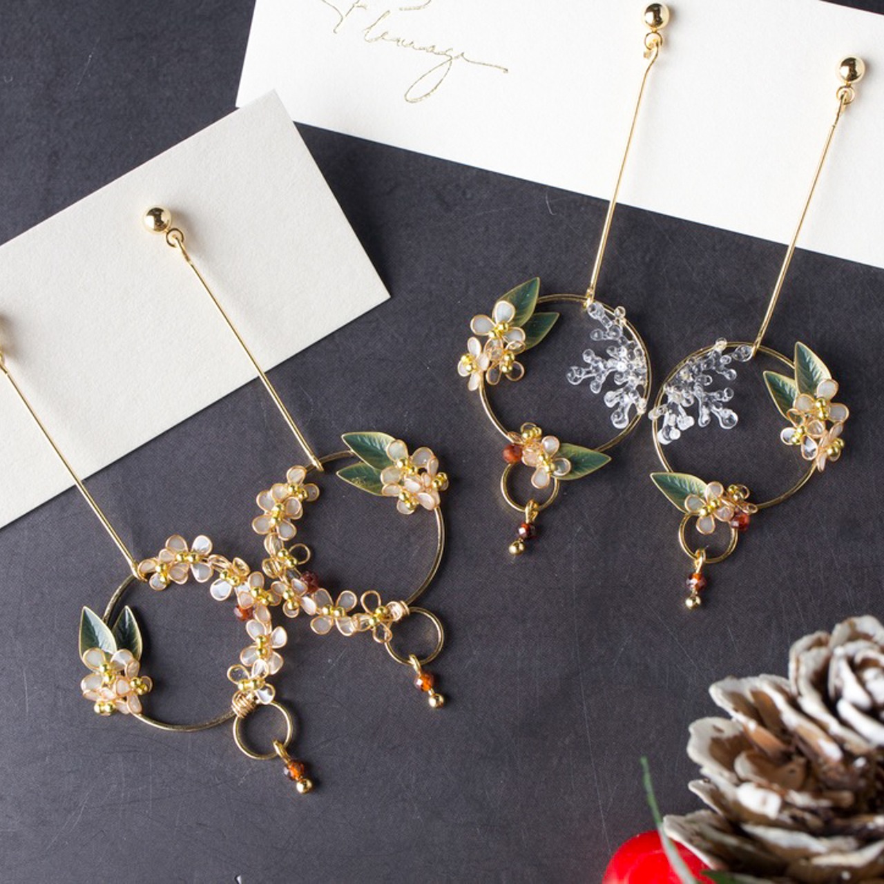 【冬限定】柊の雪飾り -Gold & Christama- | ピアス / イヤリング