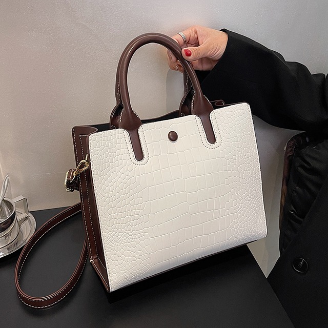 オータムウィンター 秋物 冬物 スクウェア メッセンジャーバッグ Tiancai_Wing_Bag22699437074