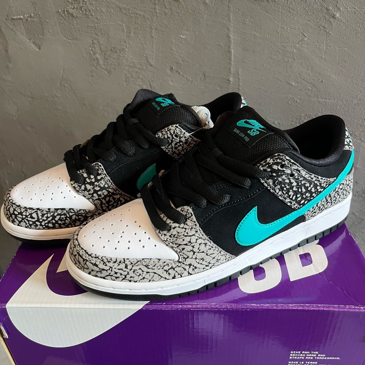 NIKE ナイキ SB ダンク ロー プロ エレファント ミディアム スニーカー 