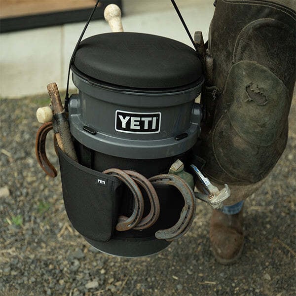 YETI ロードアウトバケツ　スイベルシート YETI イエティ / ロードアウトバケツ スイベルシート | sotosotodays