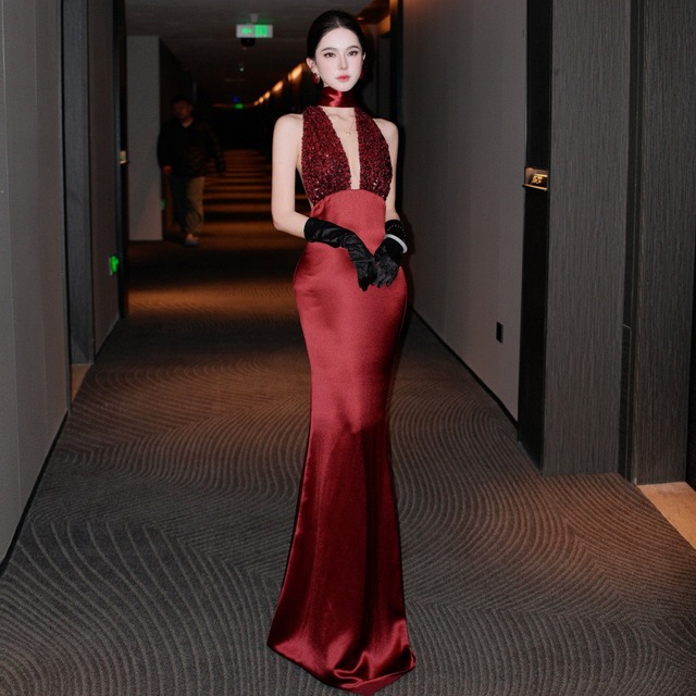 ロングドレス キャバドレス セクシー ホルターネック スパンコール 谷間魅せ バックレス タイト パーティー JC2-XHY919323