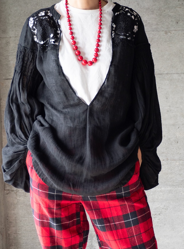 "LUXXM" used Linen V-slit neck pullover