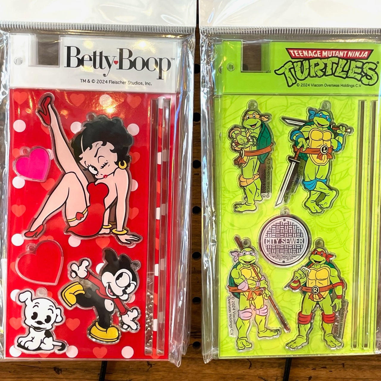 【ベティ】【タートルズ】【ガーフィールド】アクリル キーチェーン ボード ☆