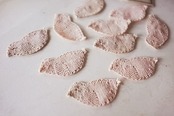30s フランス リネン 古薔薇色の小鳥とボビンレースアップリケ 3p アンティーク