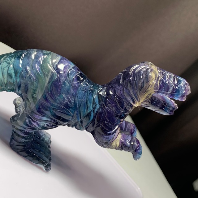 2.極上☆超透明！ティラノサウルスフローライト置物