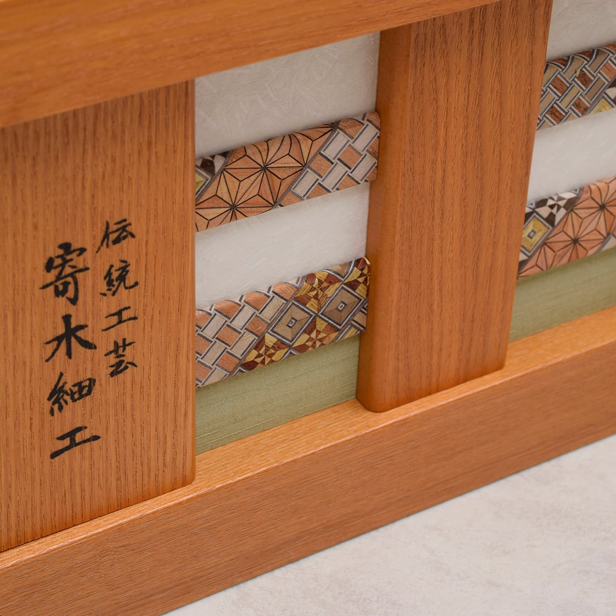 【週末特価】提灯兜 畳兜 鎖垂付き 兜飾り【黄金伊達政宗・青針松】タモ突板収納上手｜寄木細工｜おしゃれ