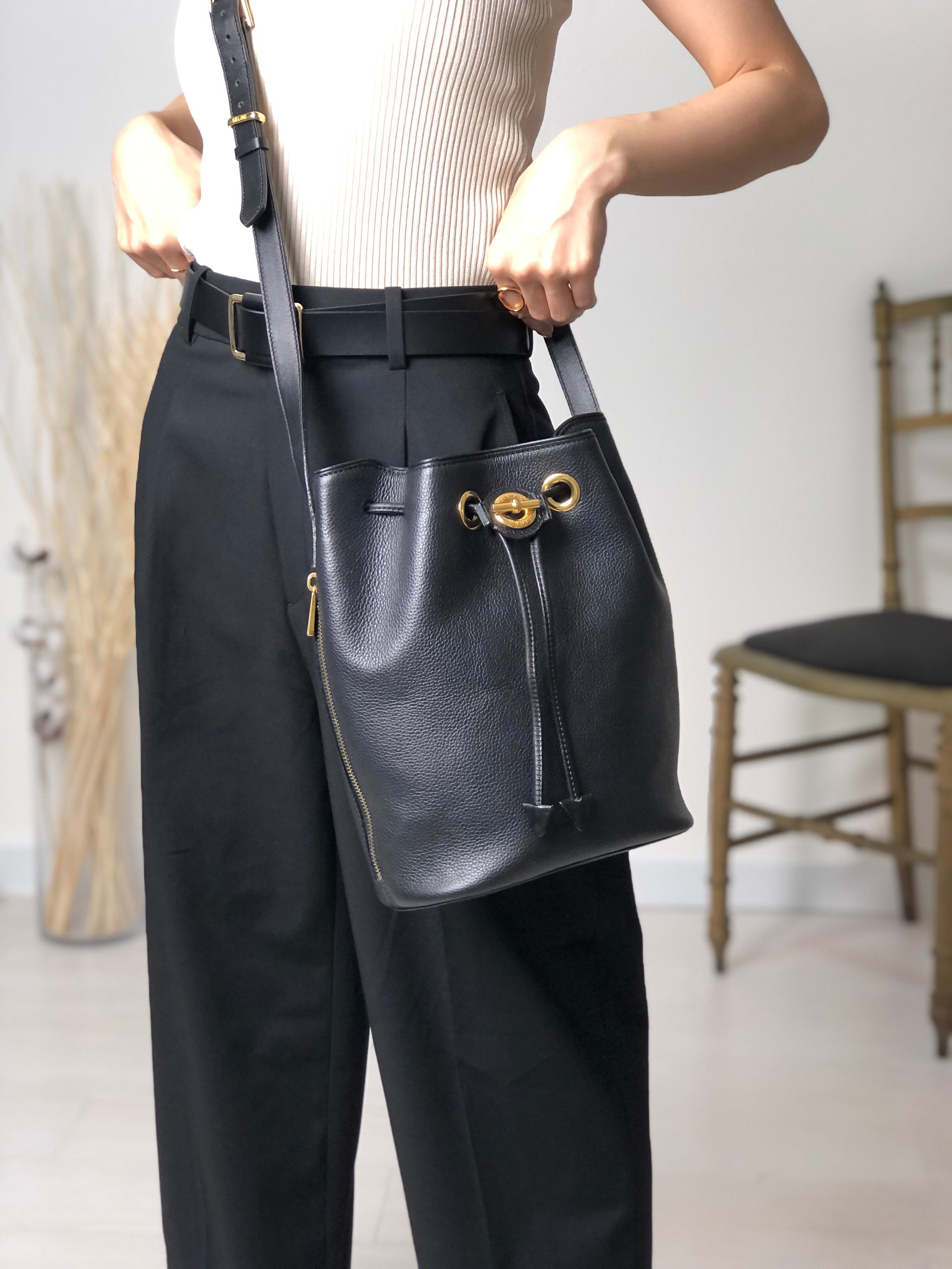 CELINE セリーヌ ショルダーバッグ ブラック マンテル レザー