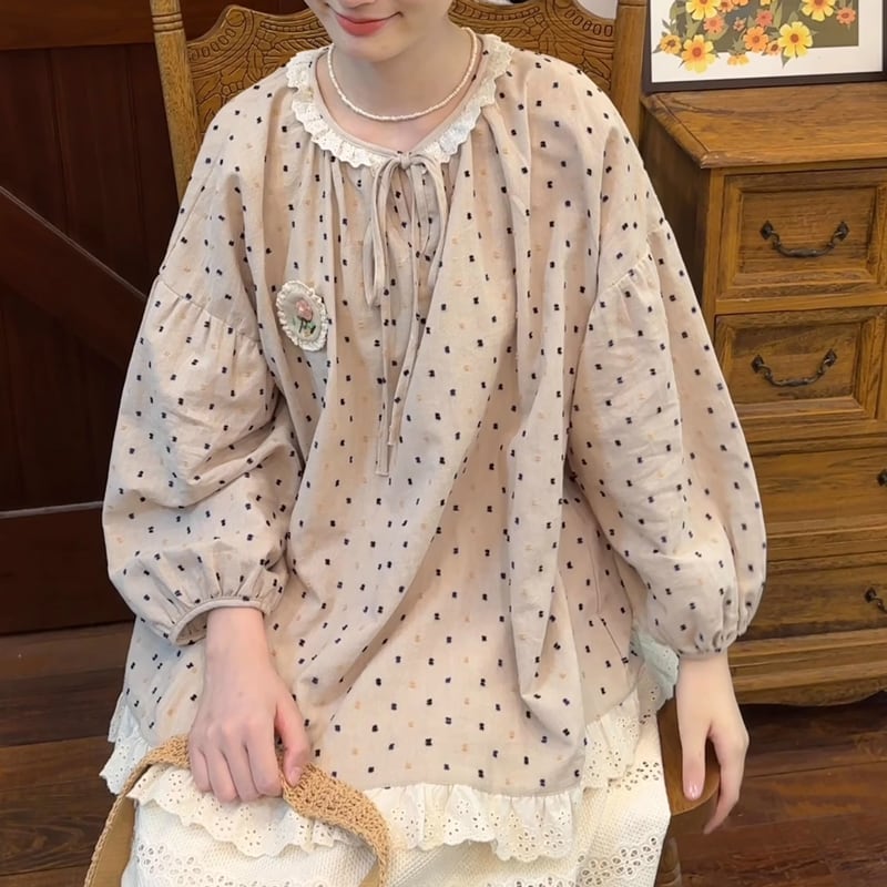 ドット柄刺繍ゆったりドロップショルダーシャツ W1435