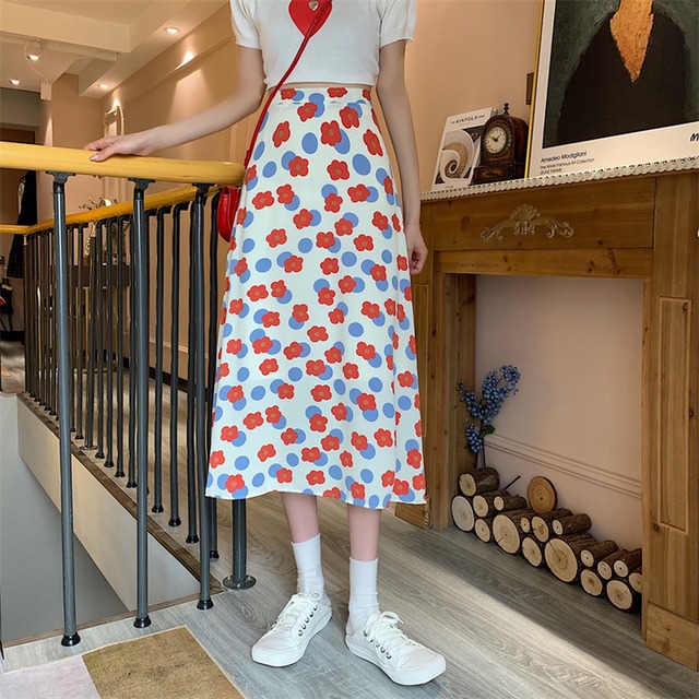 花柄スカート レディース 送料無料 スカート ボトムス ロングスカート フラワーポップスカート ひざ下 ミモレ丈 ロング フレア ハイウエスト 大人可愛い きれいめ 上品 レトロ こなれ感 キュート ガーリー 花柄 フラワー ボタニカル プリント 高見え 格上げ インスタ映え 春夏 秋冬 大人 かわいい おしゃれ 普段使い デイリー お呼ばれ お出かけ デート オフィス 通勤 通学 旅行 トレンド