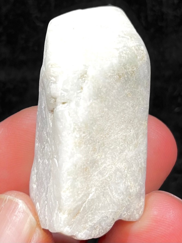 13) 日本人の「心」に寄り添う御守り「糸魚川翡翠」握り石