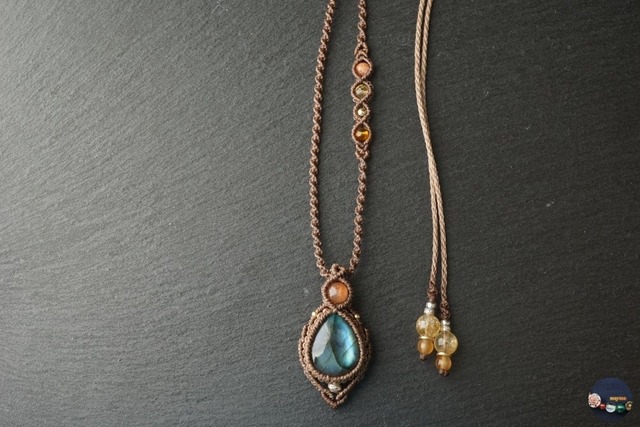 ラブラドライトのマクラメネックレス*サンストーン&シトリン入り