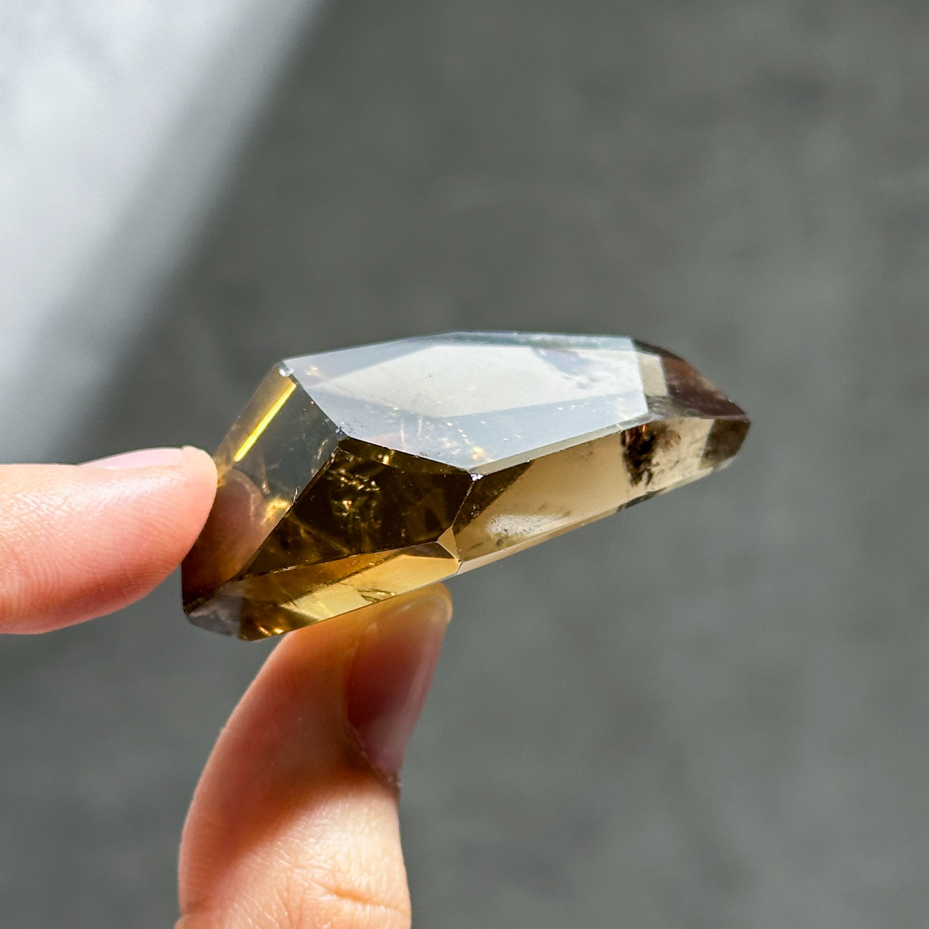 ファントム・透明感◎シトリン（黄水晶） フリーフォーム11◇ Citrine