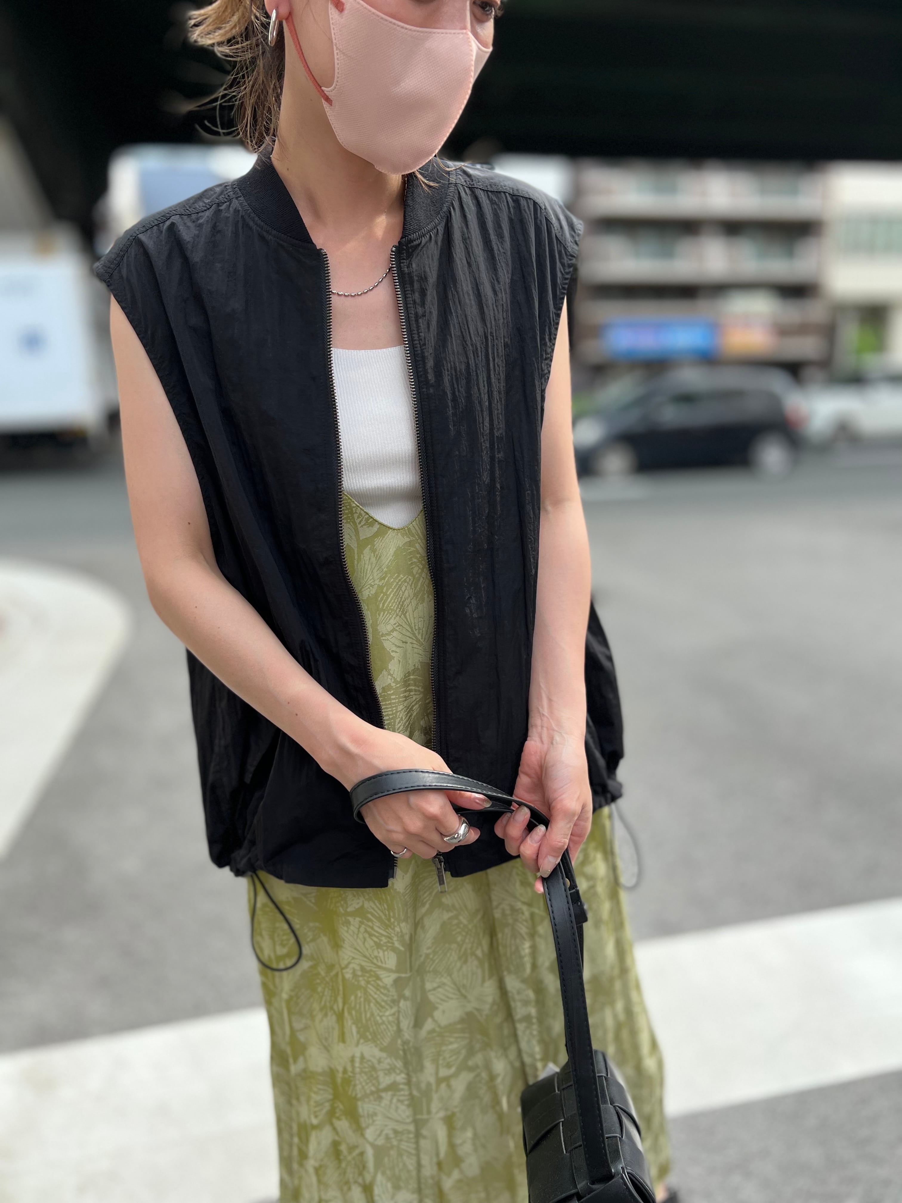 ビジネスバック CHIGNON シニヨン MA-1ベスト カーキ 美品 | www