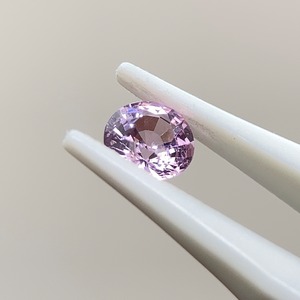 丸いスピネル ピンク系 約4.2mm r-0179