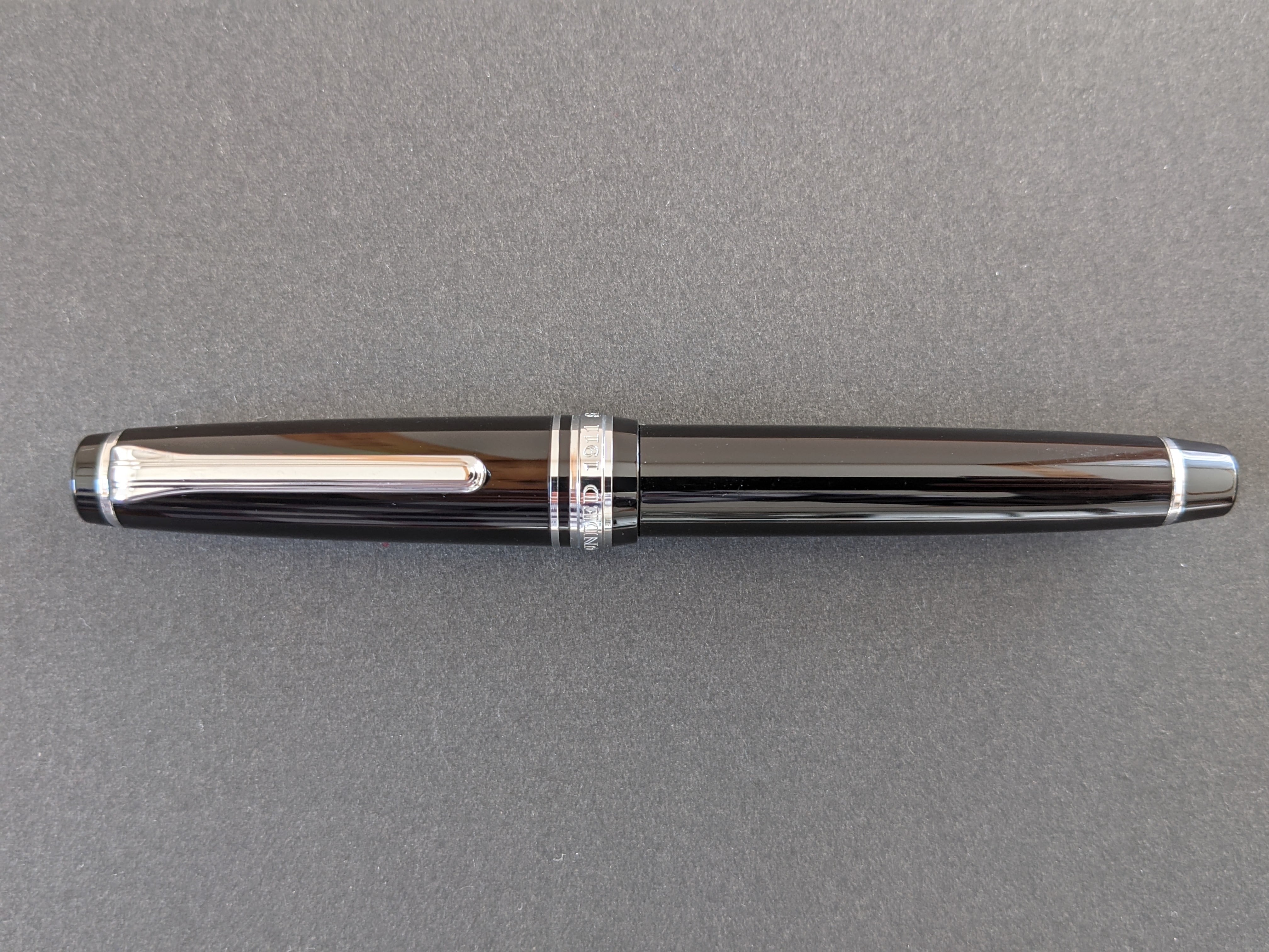 セーラー万年筆 プロフェッショナルギアスリム 銀 SAILOR （細字） 14K