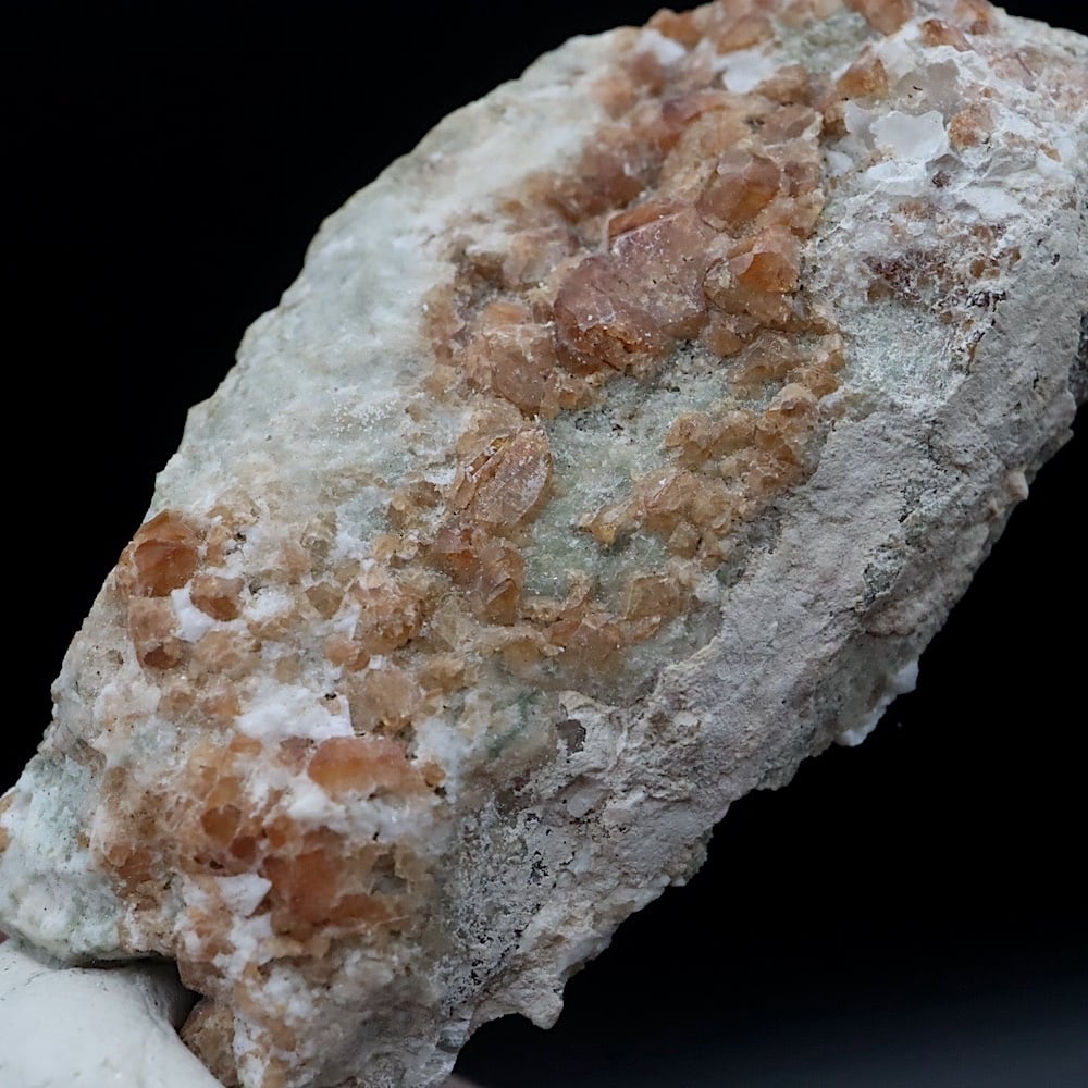 自主採掘！カリフォルニア産 グロッシュラー ガーネット 16.7g GN388