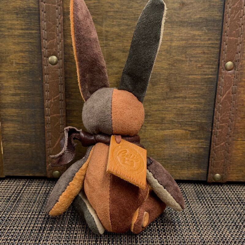 ピッグスウェードのベルラビ★マイスターの手作り「ベルズラビット」カラフルブラウン系　写真の1点販売です