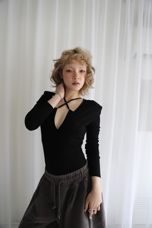 ディープVネックボディスーツ（ショルダーパッド）