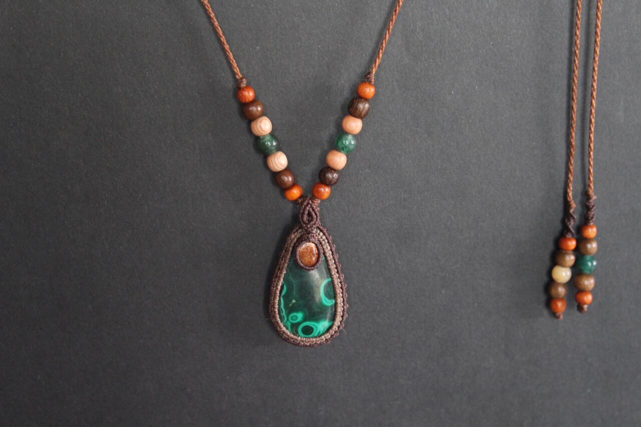 Malachite & Sunstone micro macrame woody pendant
