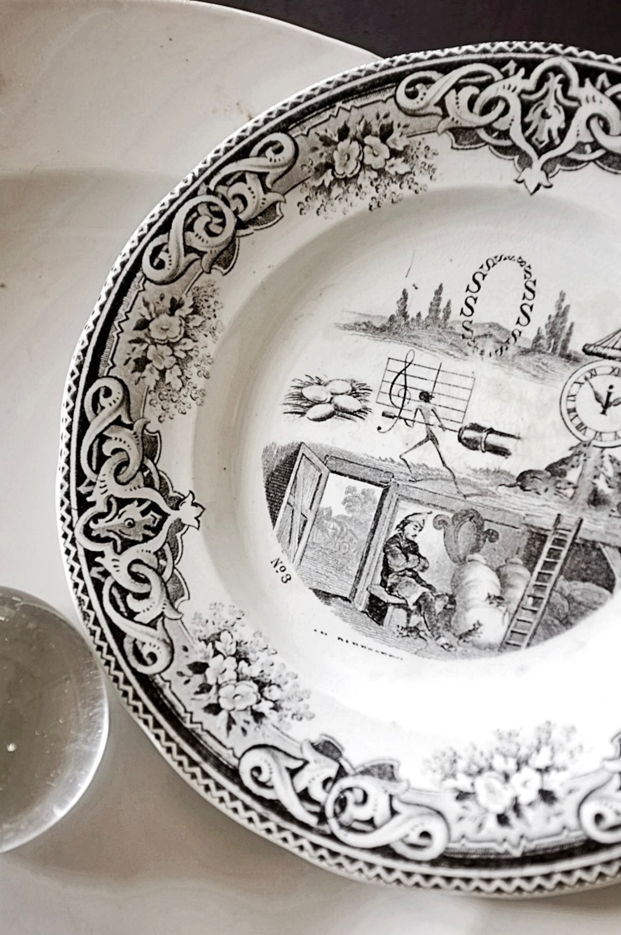 1860s Creil et Montereau Lebeuf Milliet et Cie 不可解ユートピア 謎のプレートa クレイユモントロー Rébus