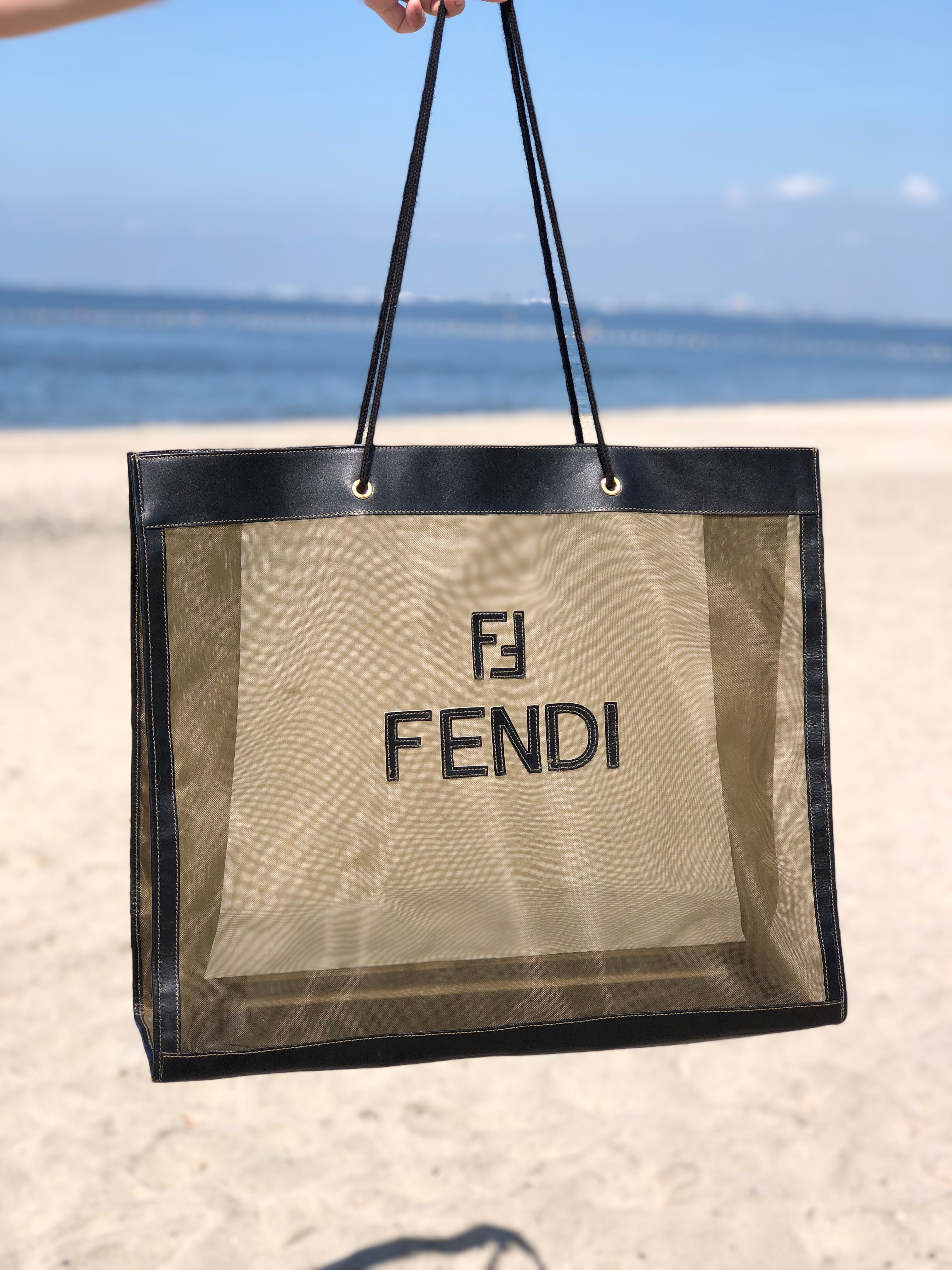 FENDI フェンディ ロゴ レザー×ナイロン メッシュ A4 スクエア