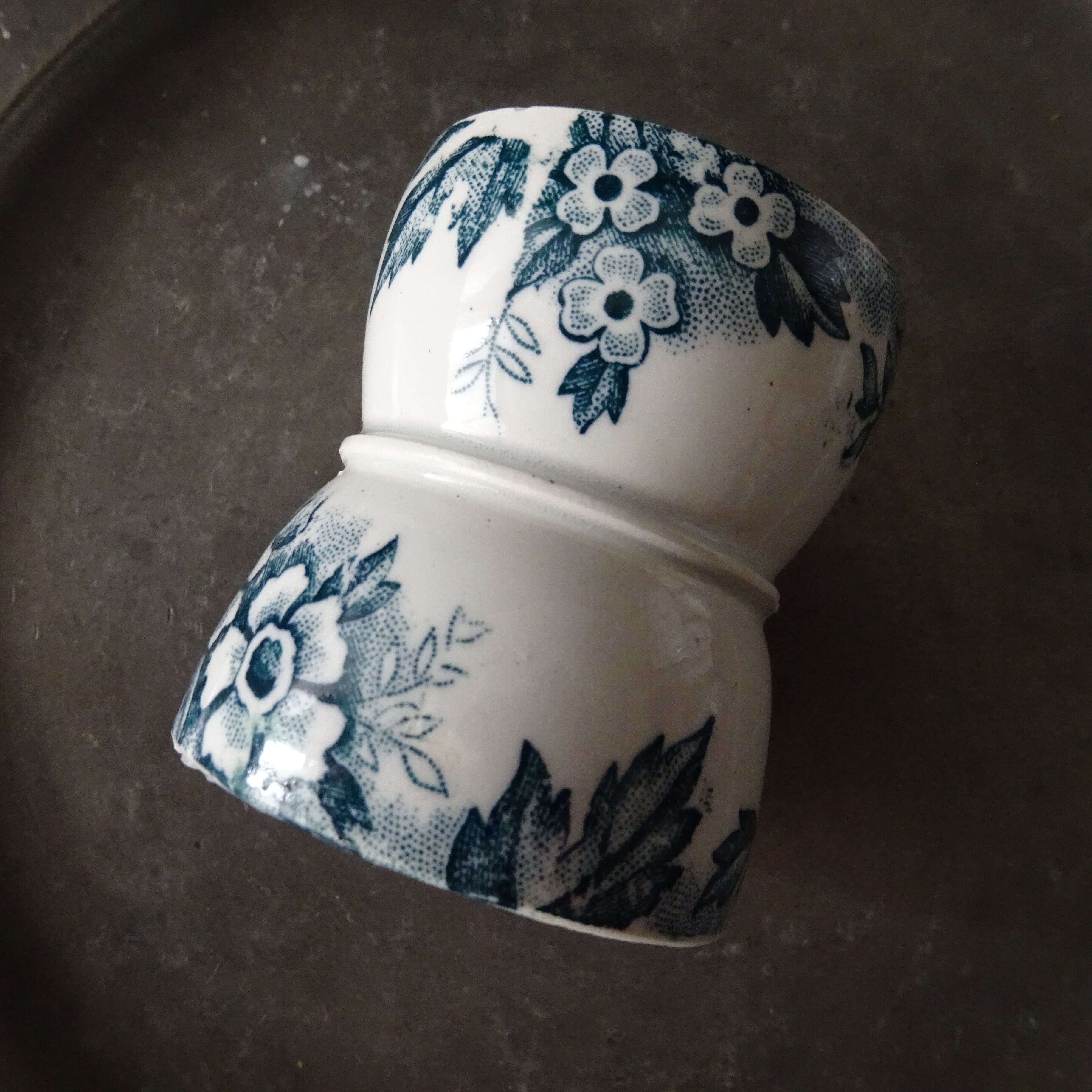 【 Nouveauté 】☆ St. Amand modèle《Marie-Louise》Coquetier diabolo (C)