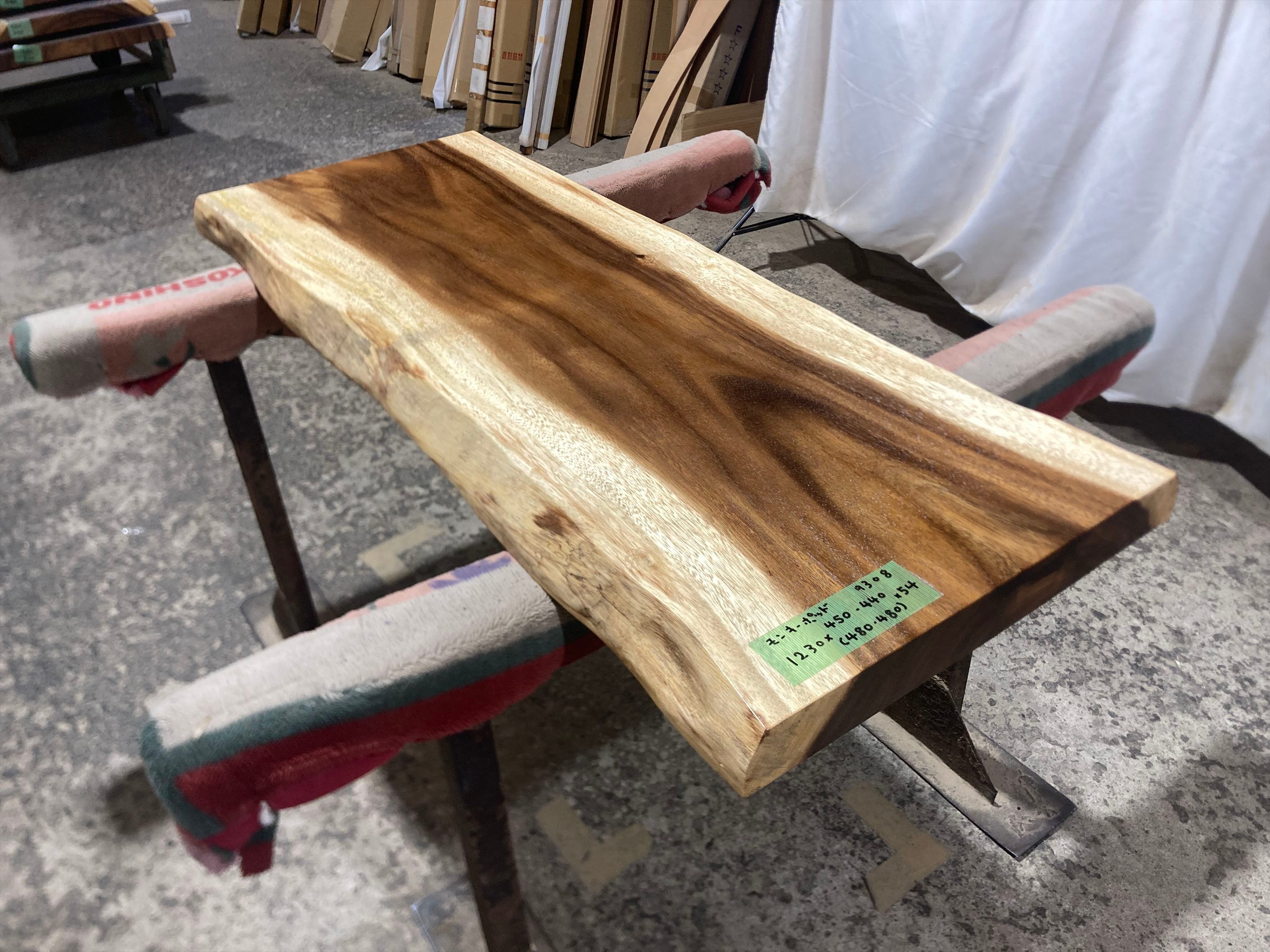 モンキーポッド9308 一枚板無垢 乾燥材 1230x450-440x54mm カウンター センターテーブル ダイニングテーブル