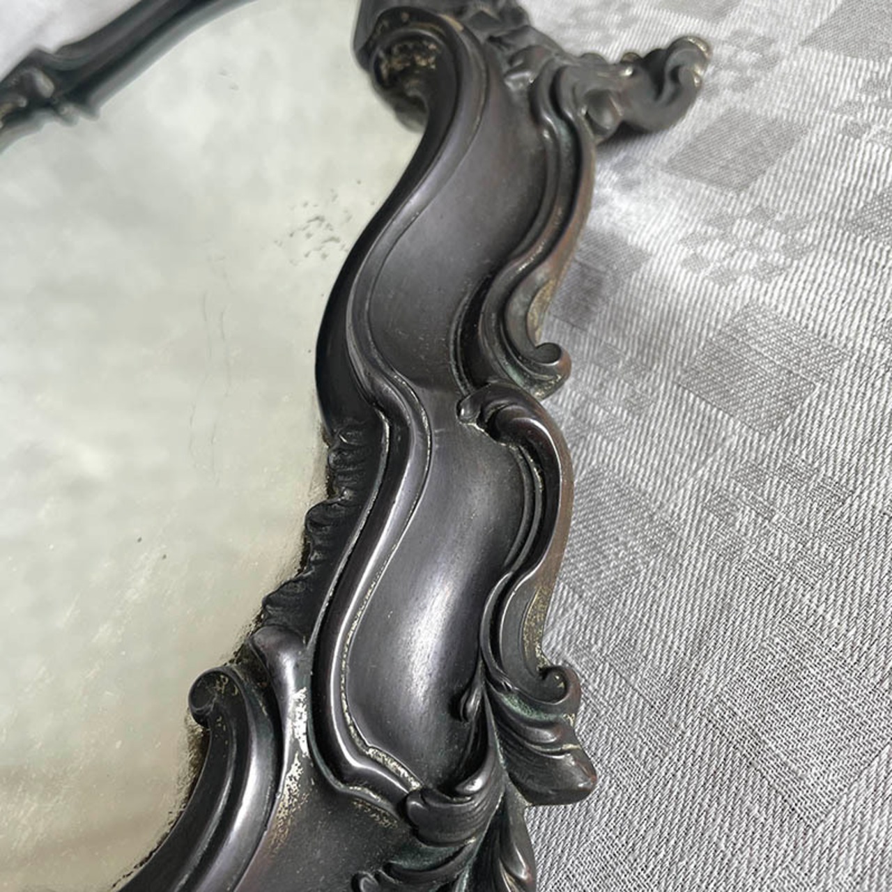 ミラートレー　大サイズ　 アールヌーボー　ロカイユ装飾　ティータイム　　ディスプレイにも 19otd80