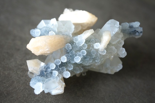 アポフィライト/カルセドニー/スティルバイト Apophyllite/Chalcedony/Stilbite 1388