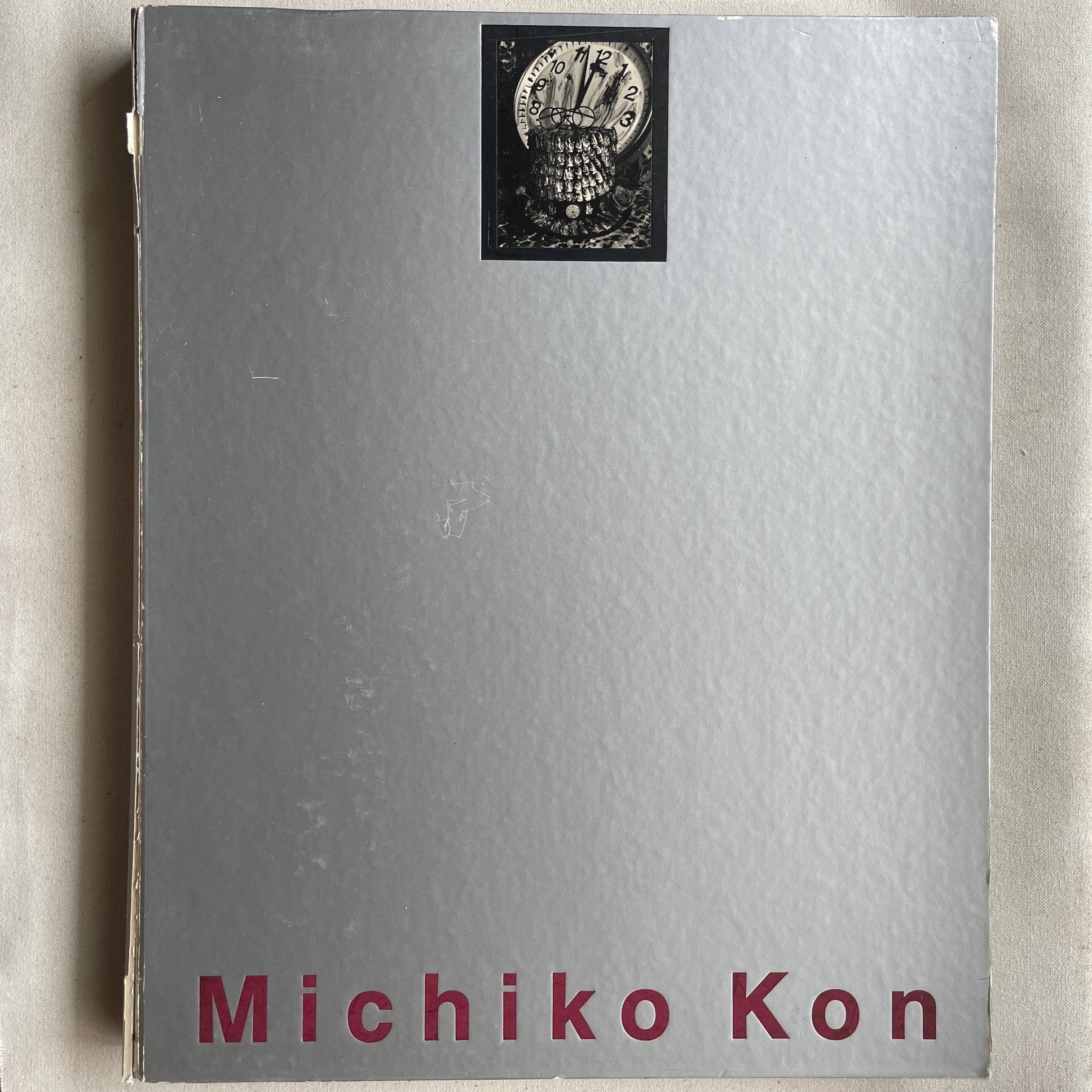 EAT 今道子 写真集 サイン入り 初版 1991年 小学館 Michiko EAT Michiko Kon 今道子 写真集 - 古本買取 2手舎/二手舎 nitesha 写真