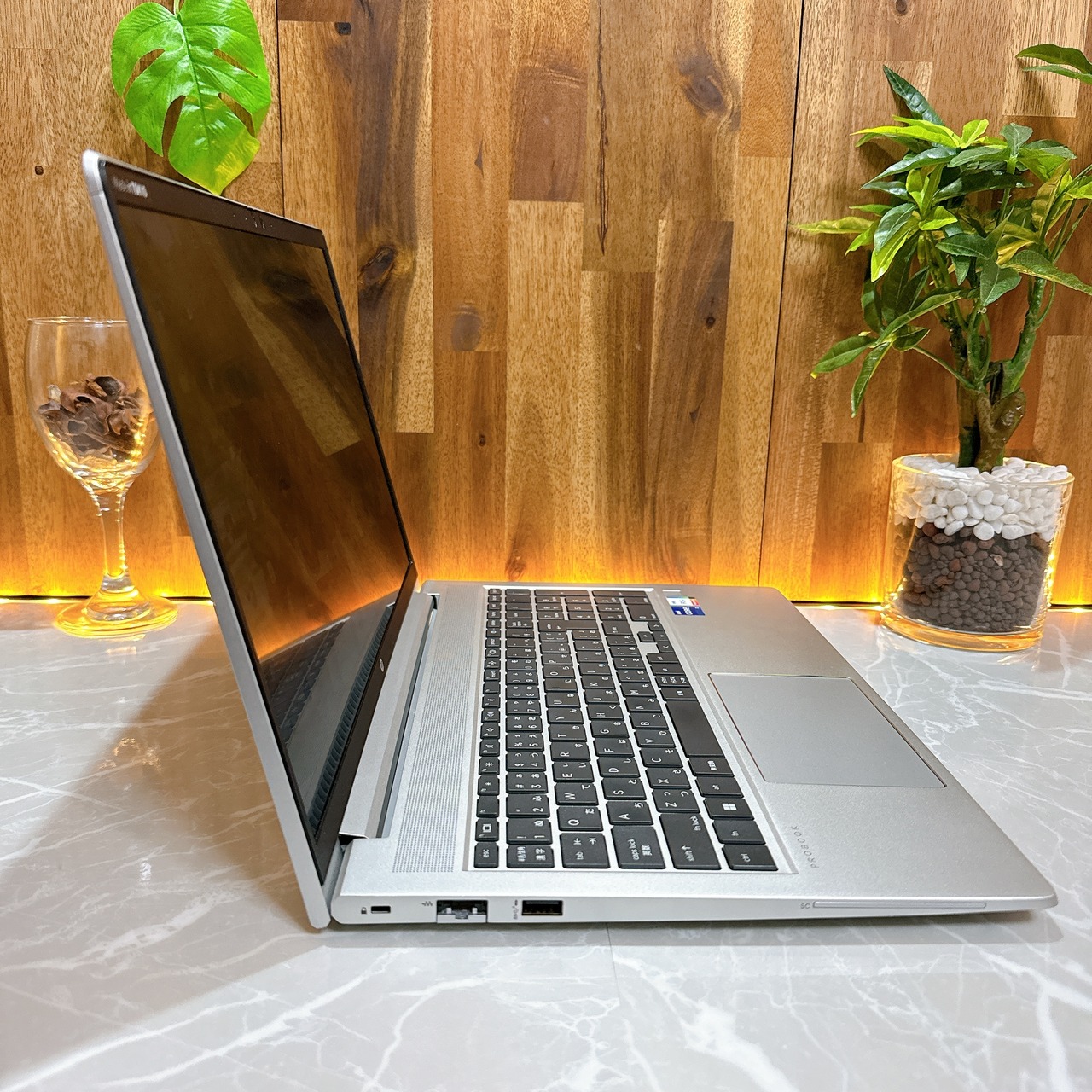 美品2021年式/ HP ProBook 650 G8/メモリ16GB/SSD256GB/15.6型/大型ノートパソコン